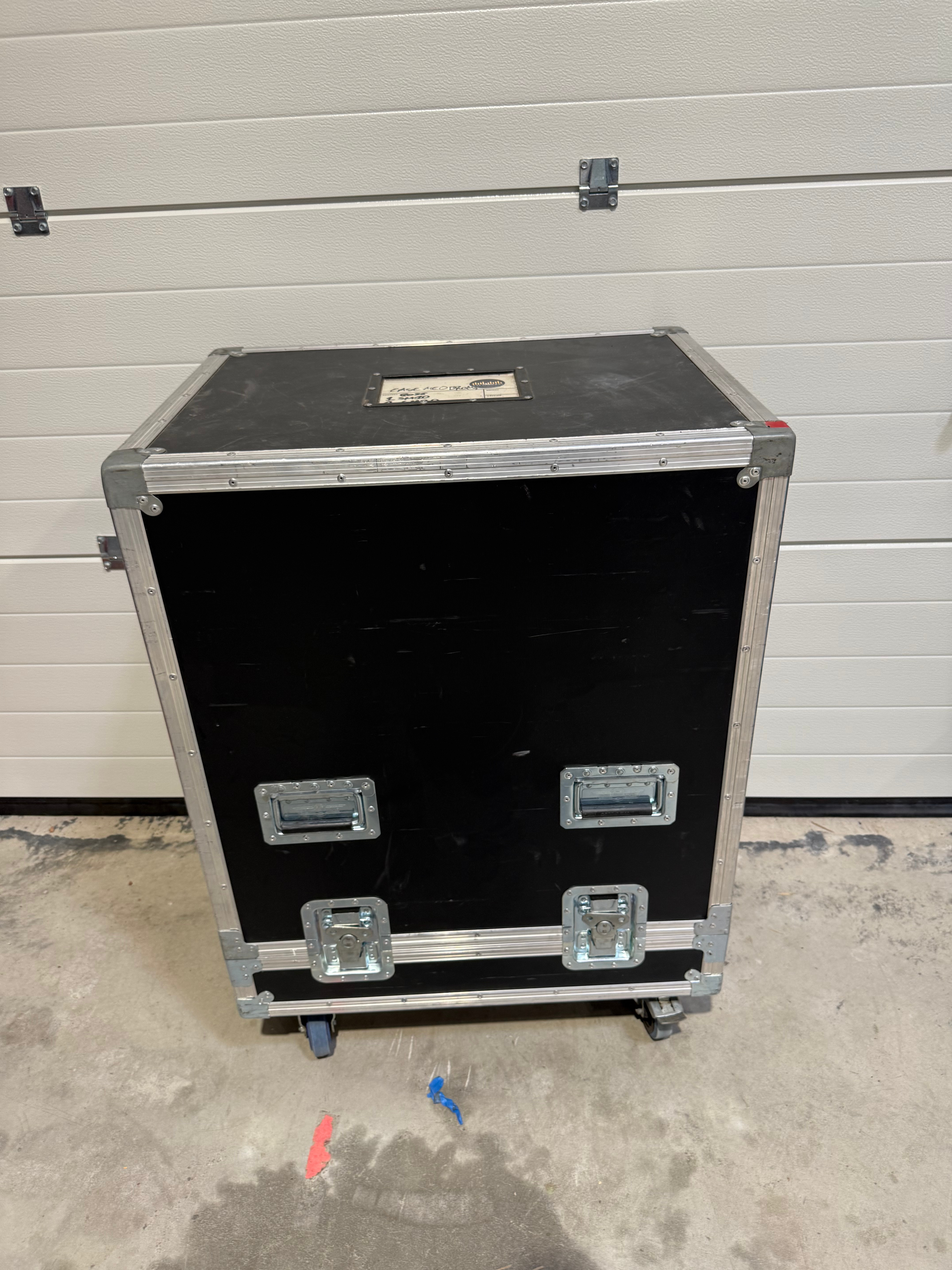 Line array-högtalare SM20 ink. case Bose 2 styck - Auktioner online ...