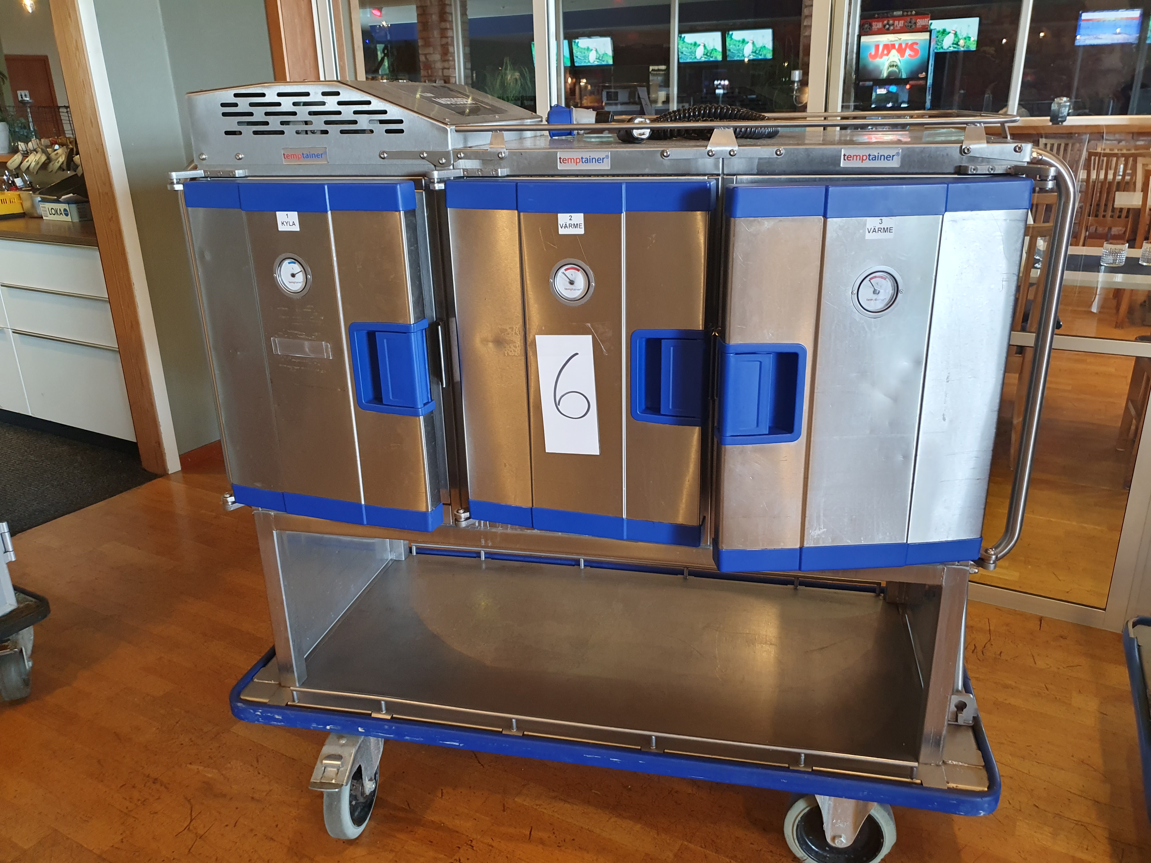 Cateringvagn Hallins H23435, kyla/värme - Auktioner online