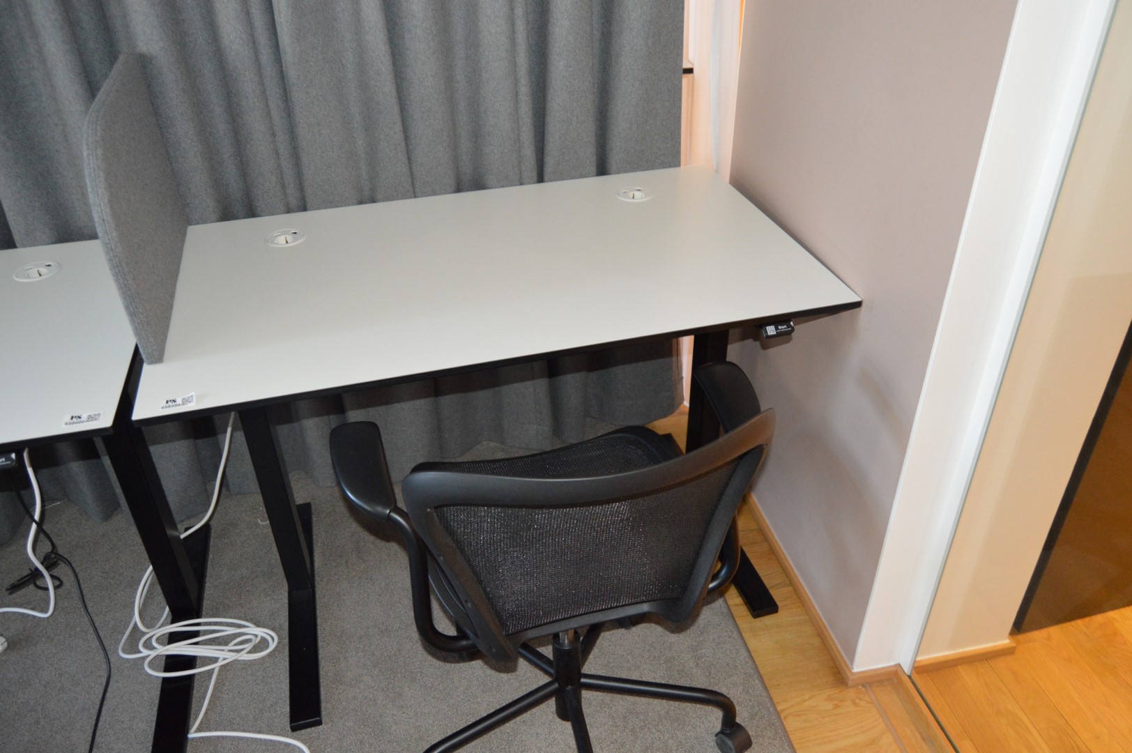 1 st Höjsänkbart skrivbord med stol 120x70 Nätauktioner 1 st Höjsänkbart skrivbord med stol 120x70 Nätauktioner