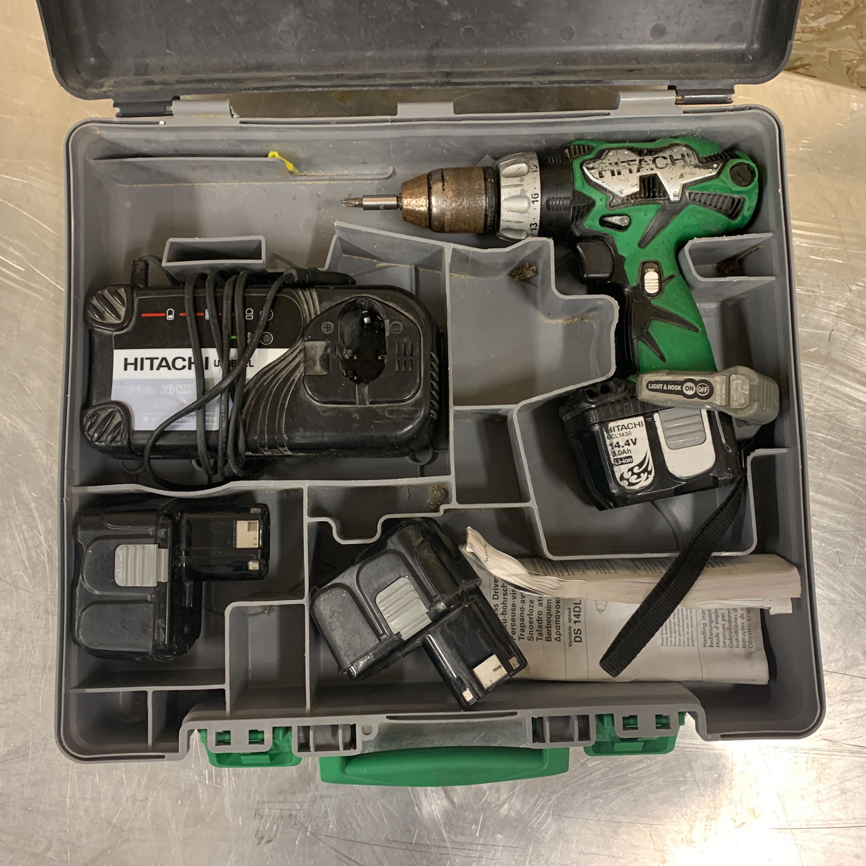 HItachi DS 14DL Screwdriver - PS Auction - We value the future