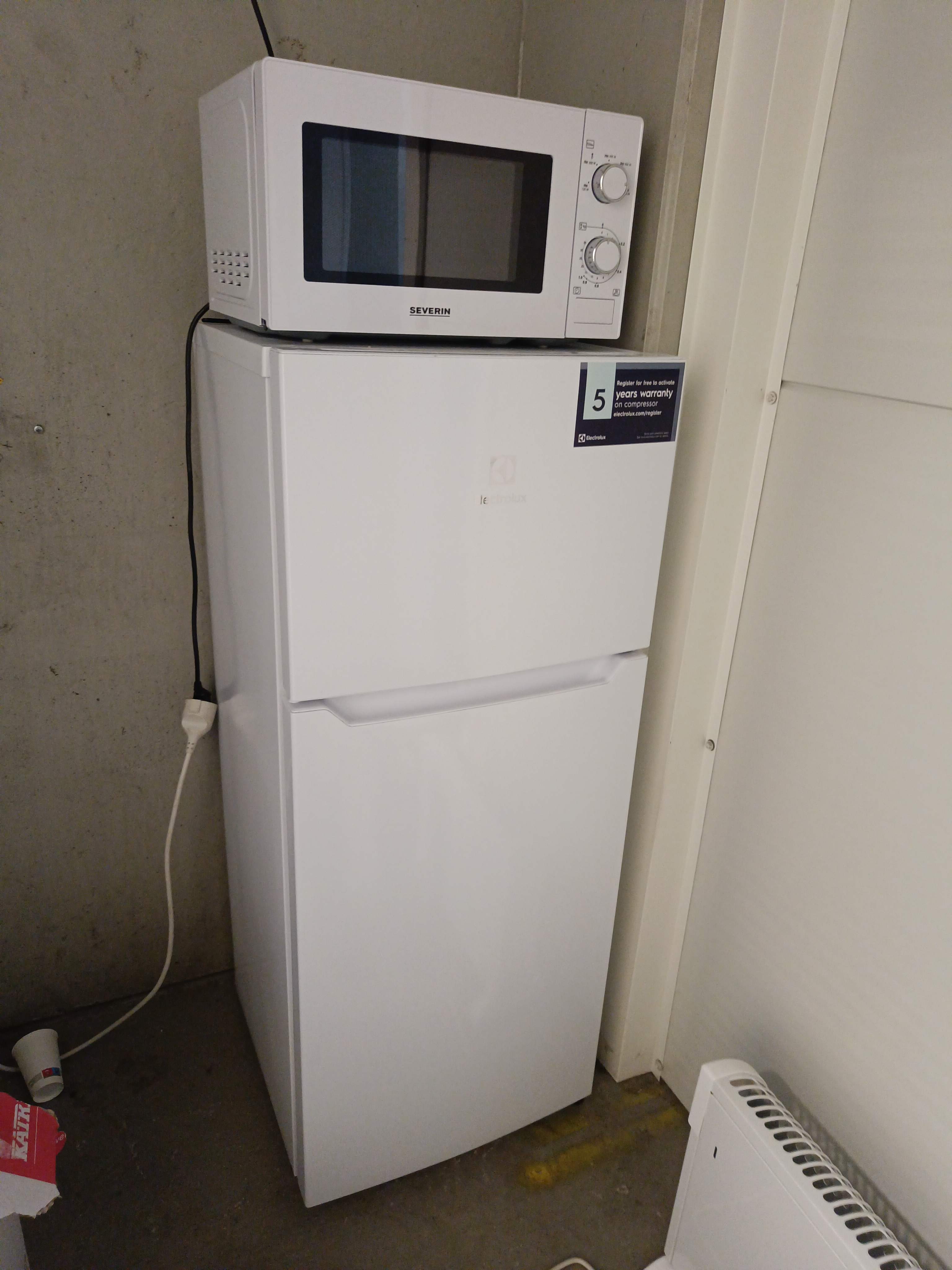 Fridge / Freezer & Micro - PS Auction - We value the future - Largest ...