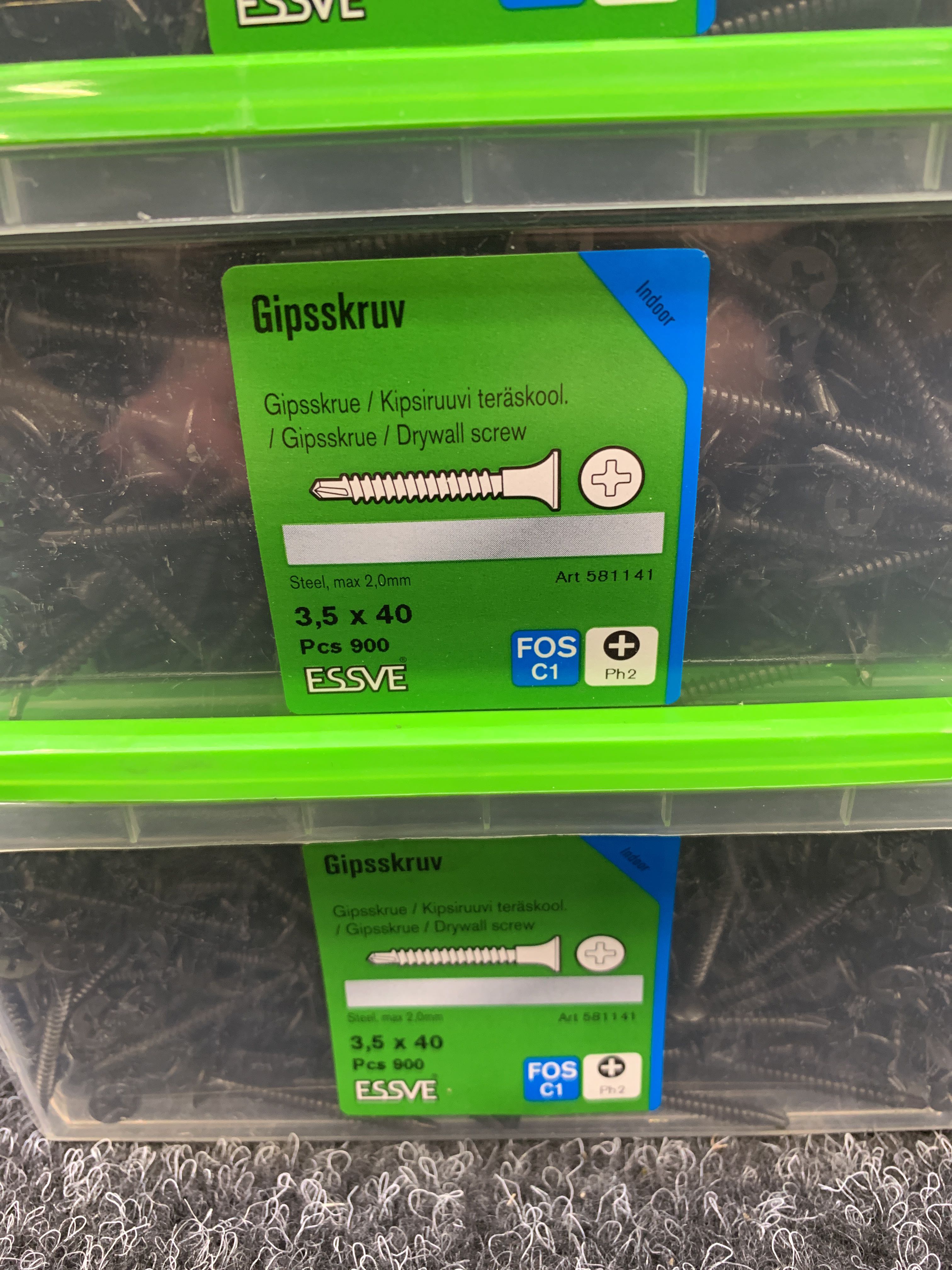 Assortment of plaster screws & mounting screws Essve PS Auction We