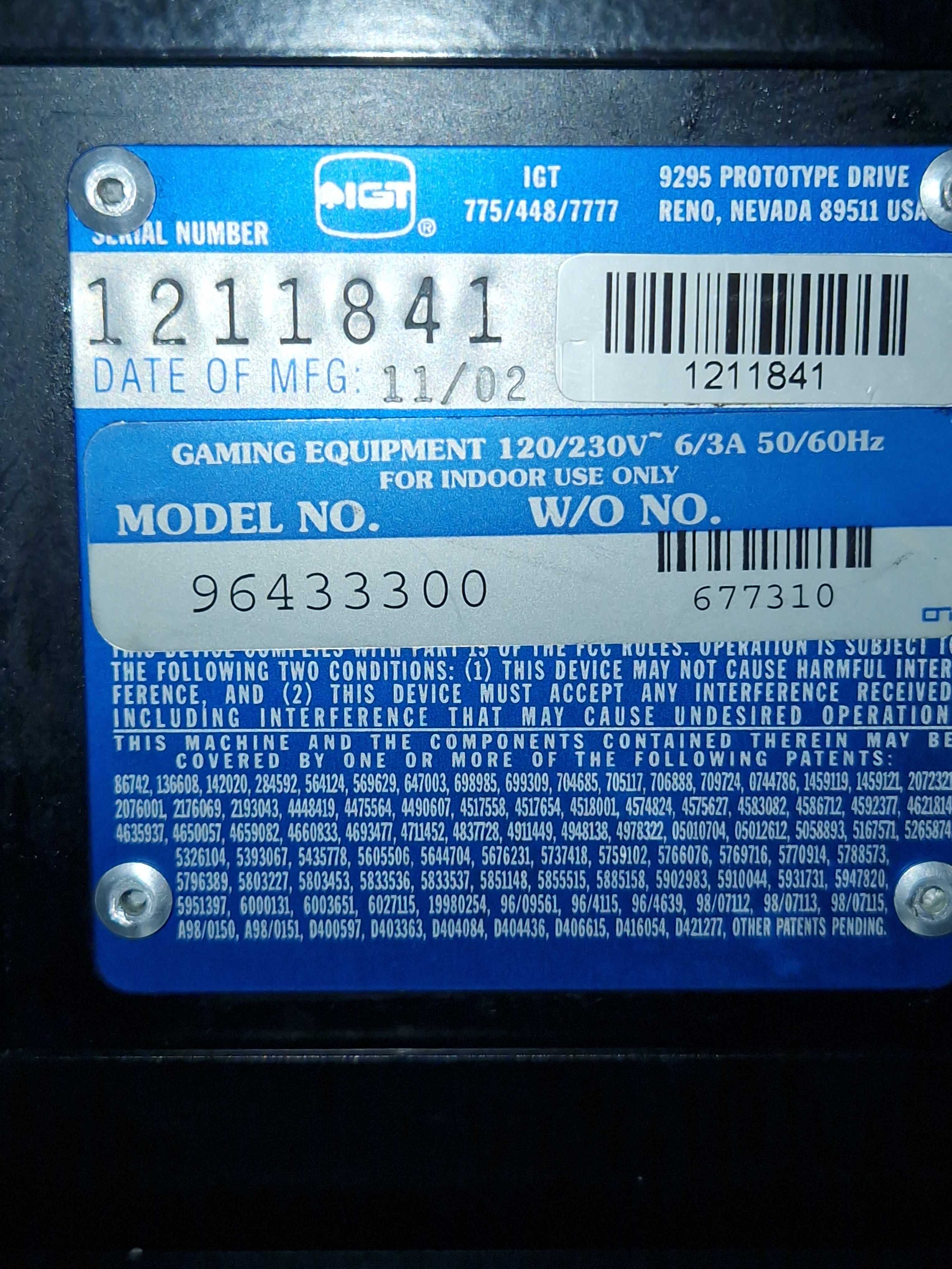 Slot machines 2 pcs - IGT 96418400 / 96433300 - PS Auction - We