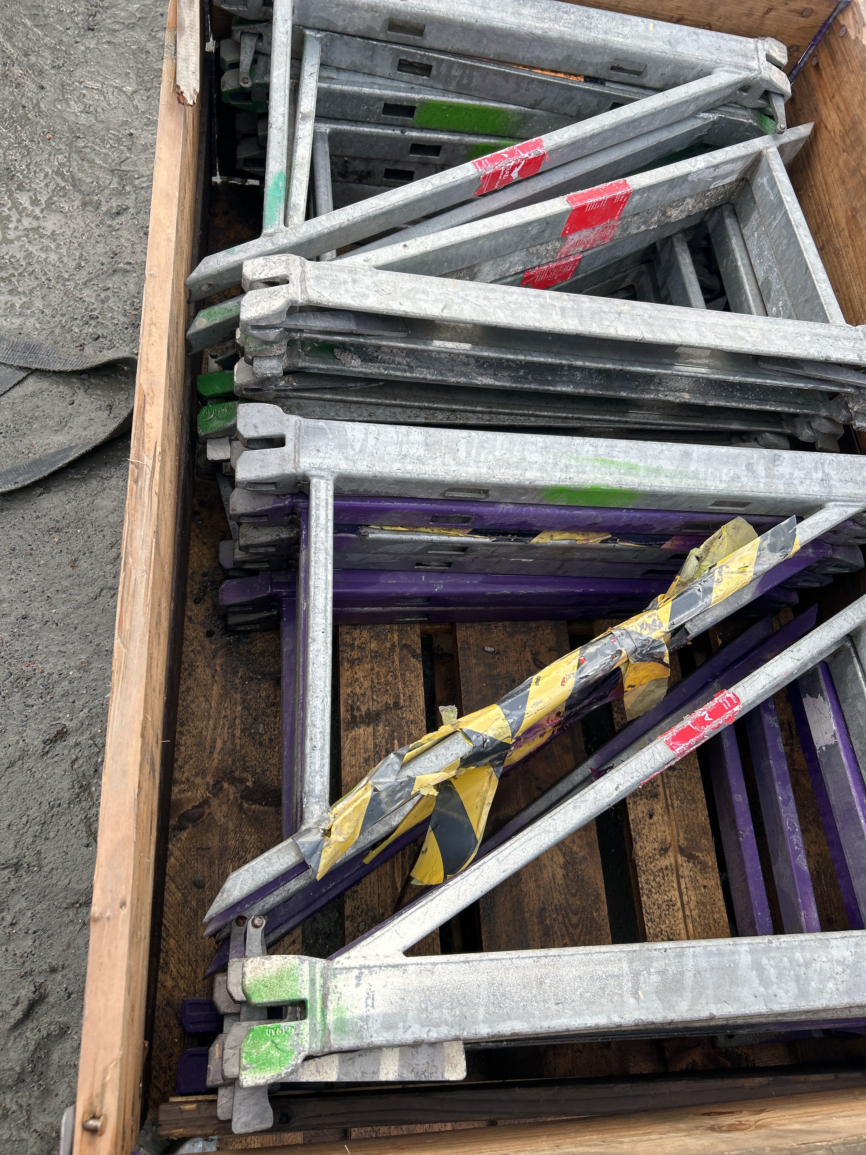 Brackets 25 pcs - 0.73 m - PS Auction - We value the future - Largest ...