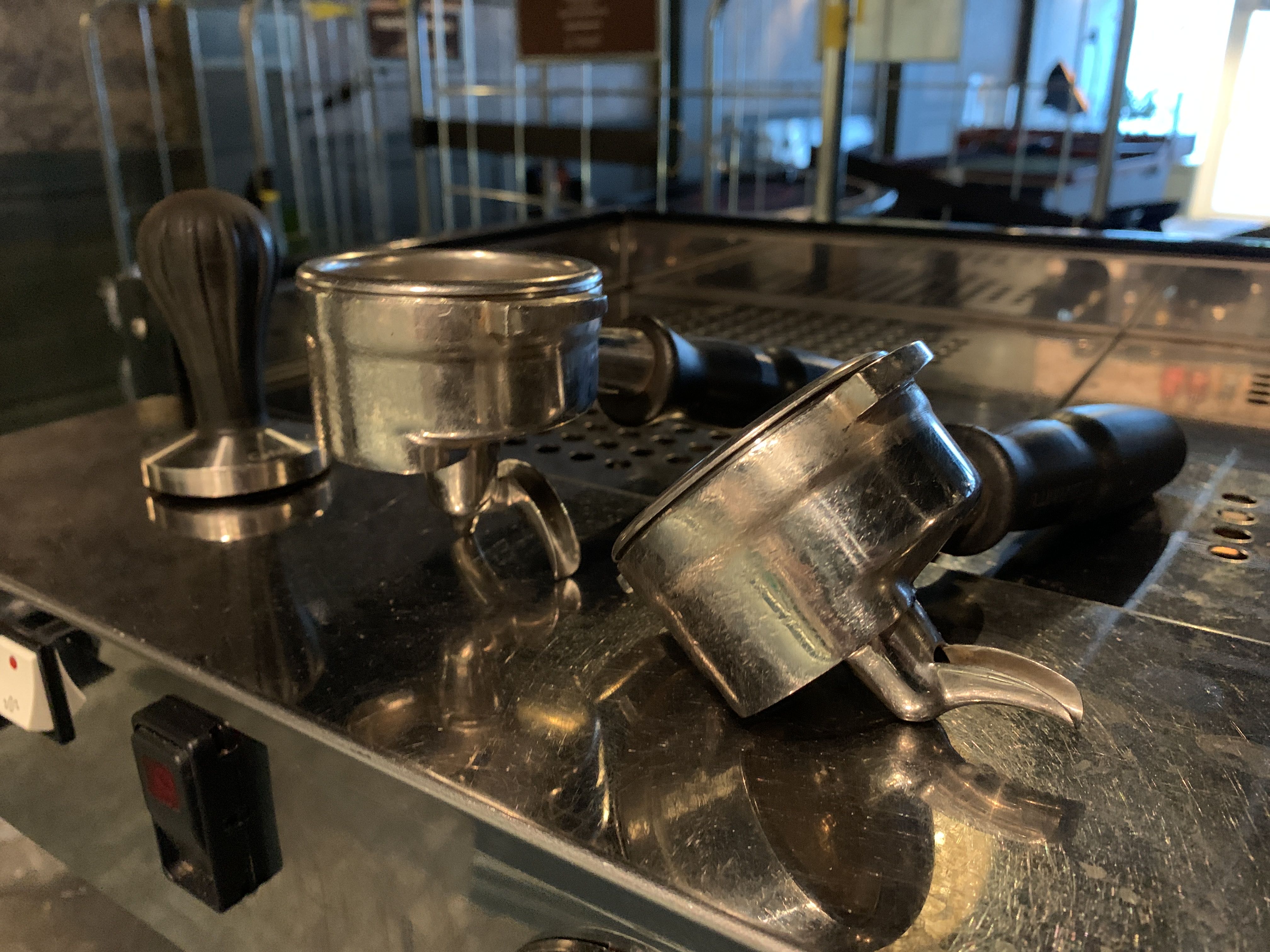 Espresso machine with frother La 