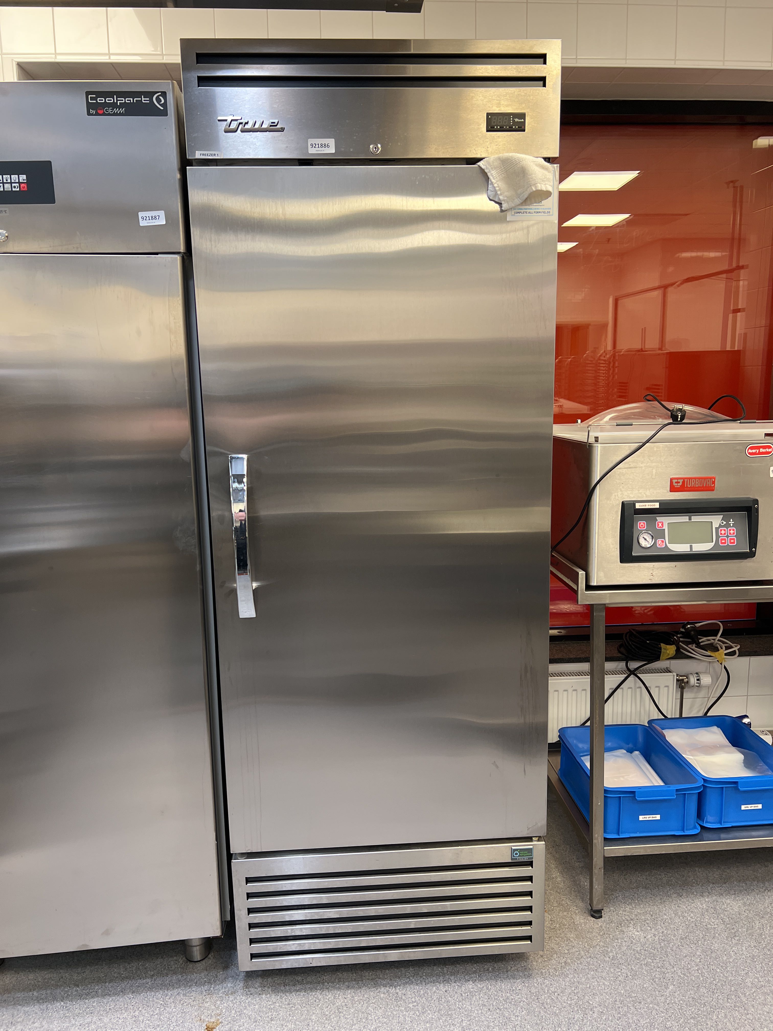 Freezer, True, Mod TGN 1F 1S 2021 PS Auction We value the