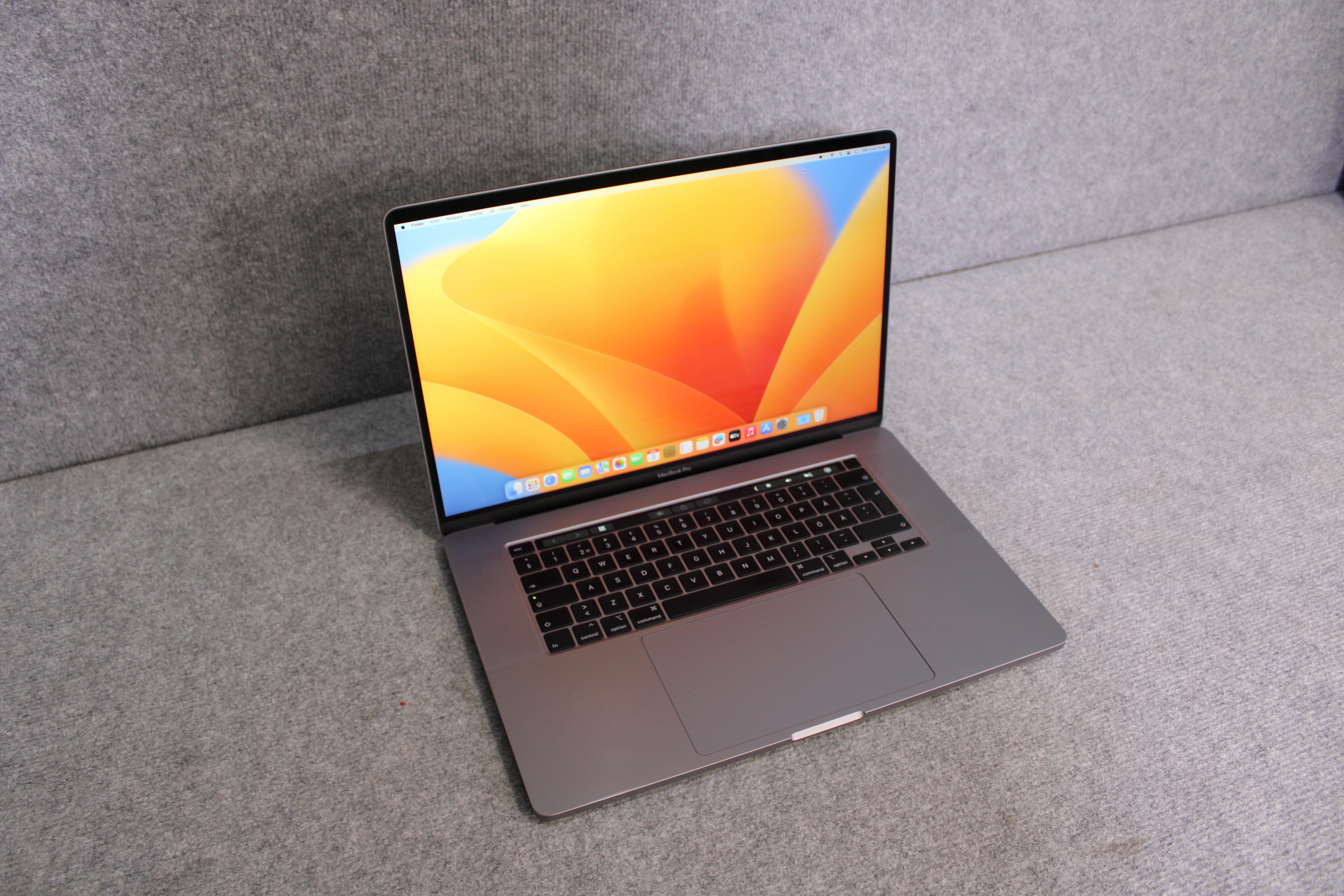 Apple MacBook Pro 16