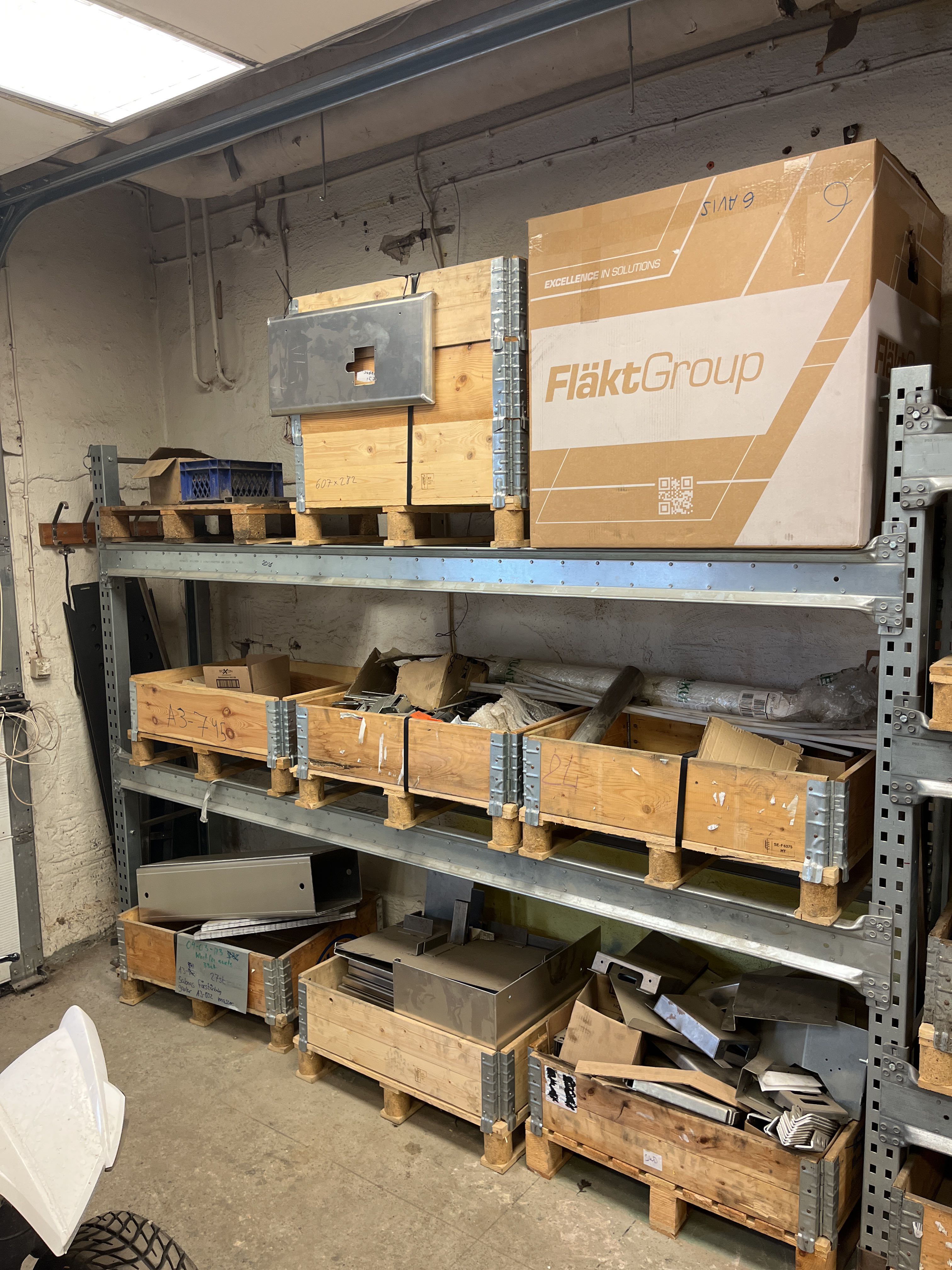 Material rack with various materials 2 sections - PS Auction - We value ...