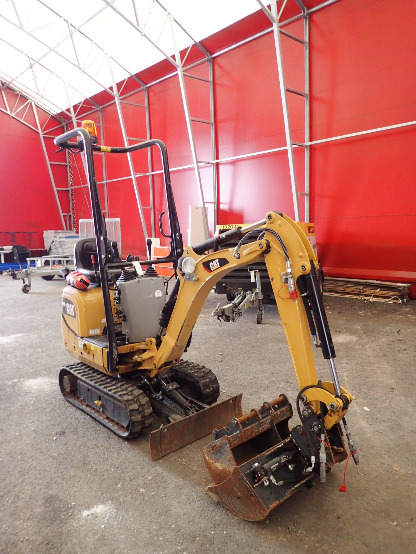 Mini excavator CAT 300.9D - PS Auction - We value the future - Largest