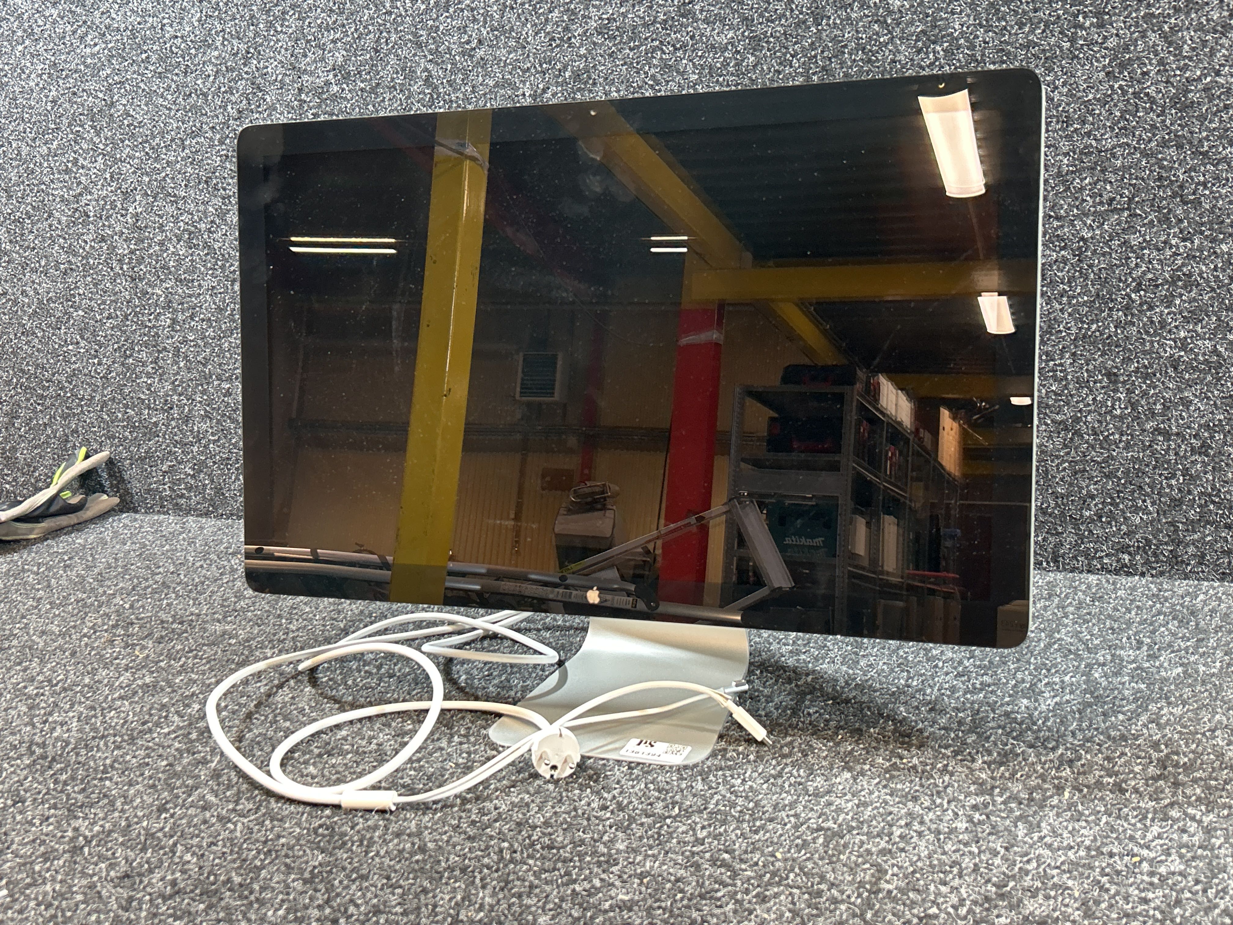 Computer monitor 27
