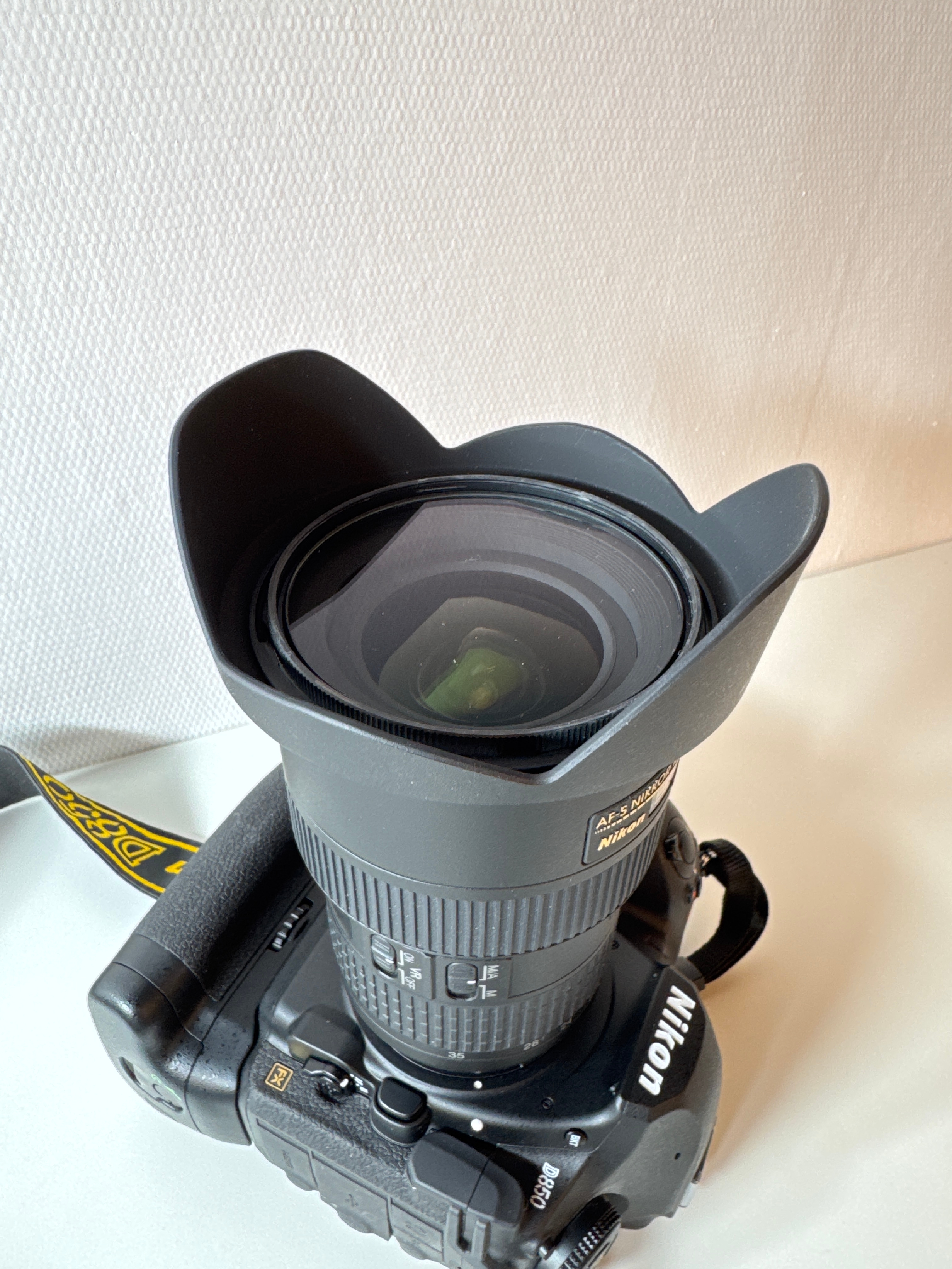 Nikon D850 with lens - PS Auction - We value the future