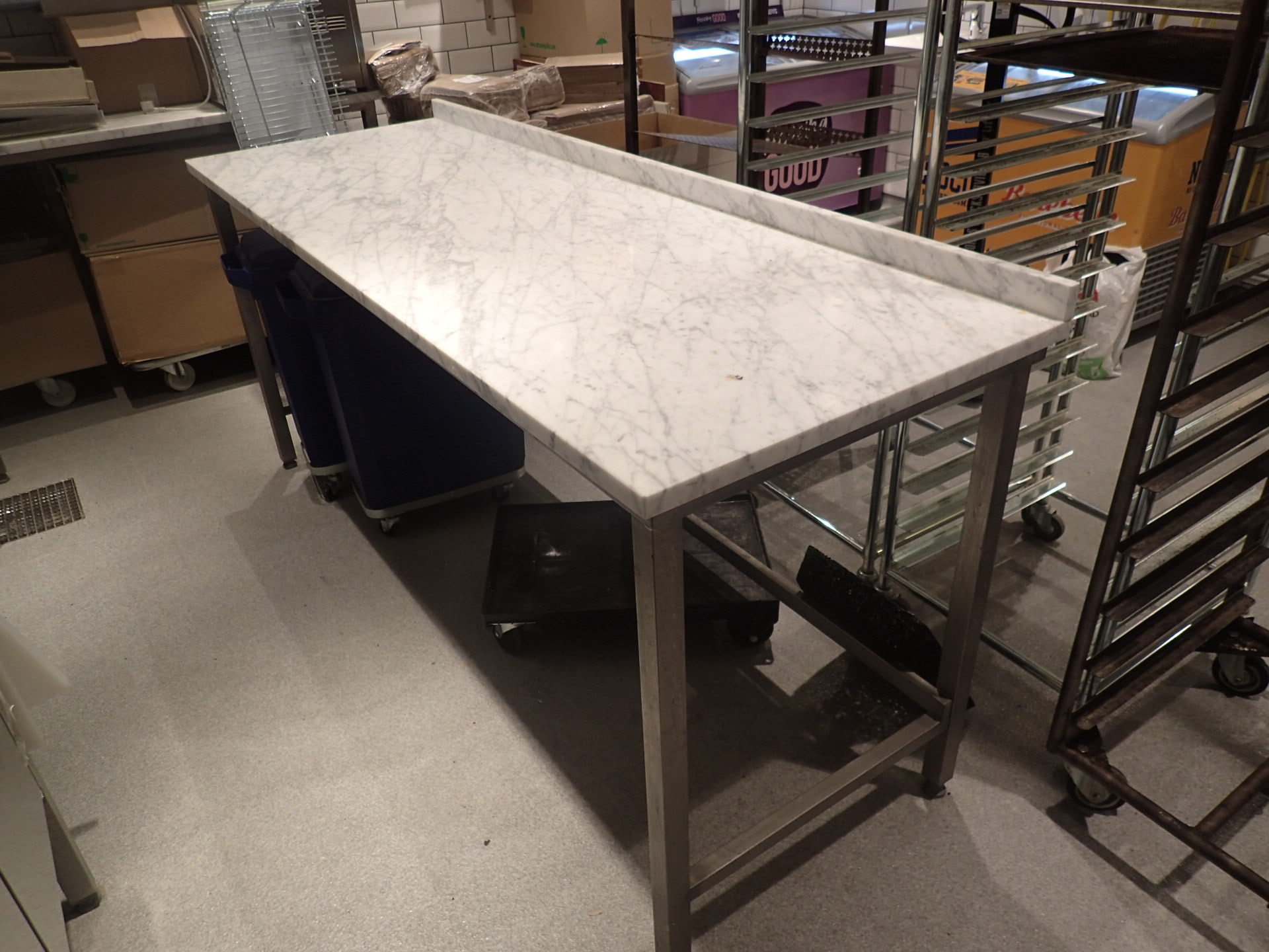 Bakery bench in stainless steel and marble PS Auction We value the