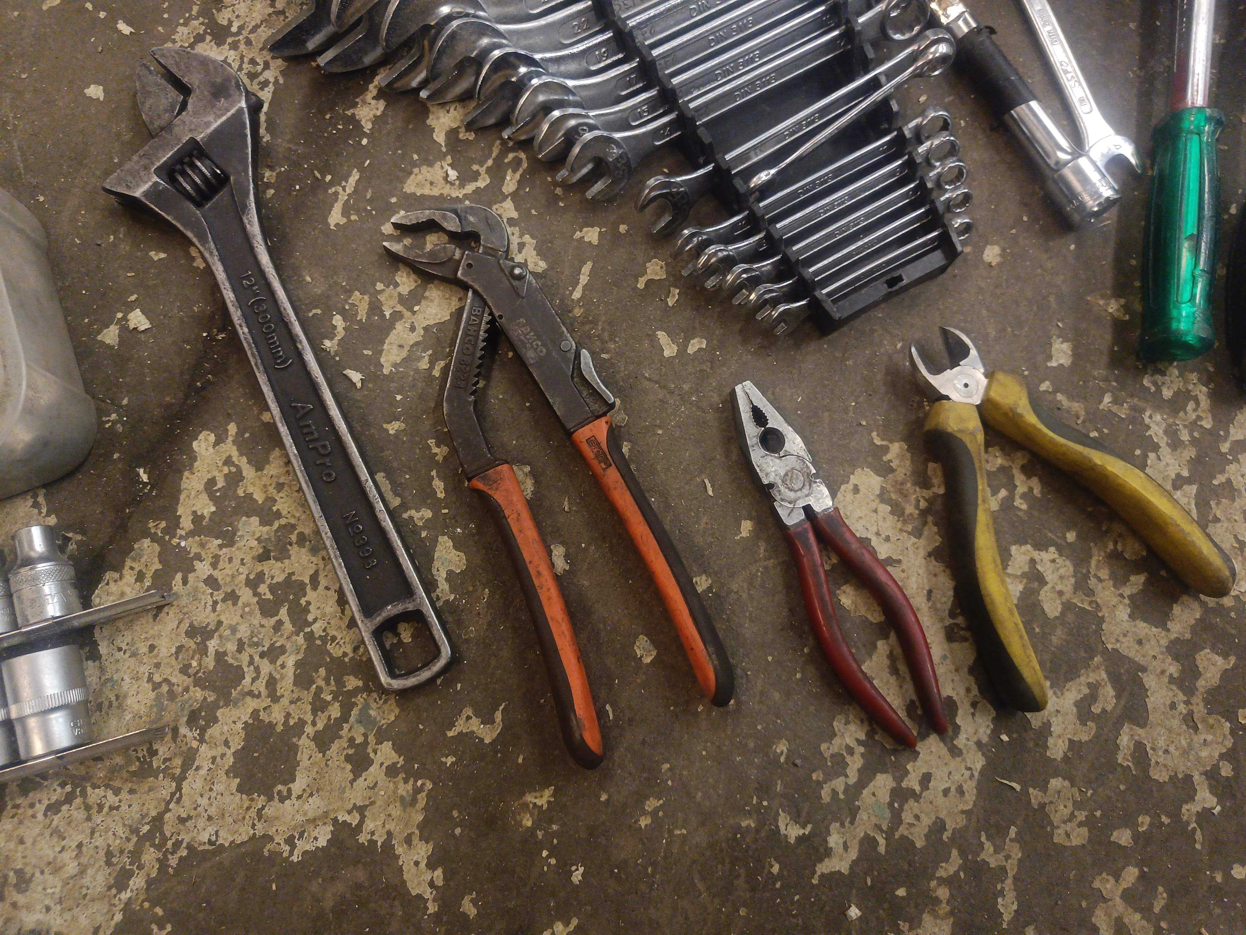 Hand machines and tools - PS Auction - We value the future - Largest in ...