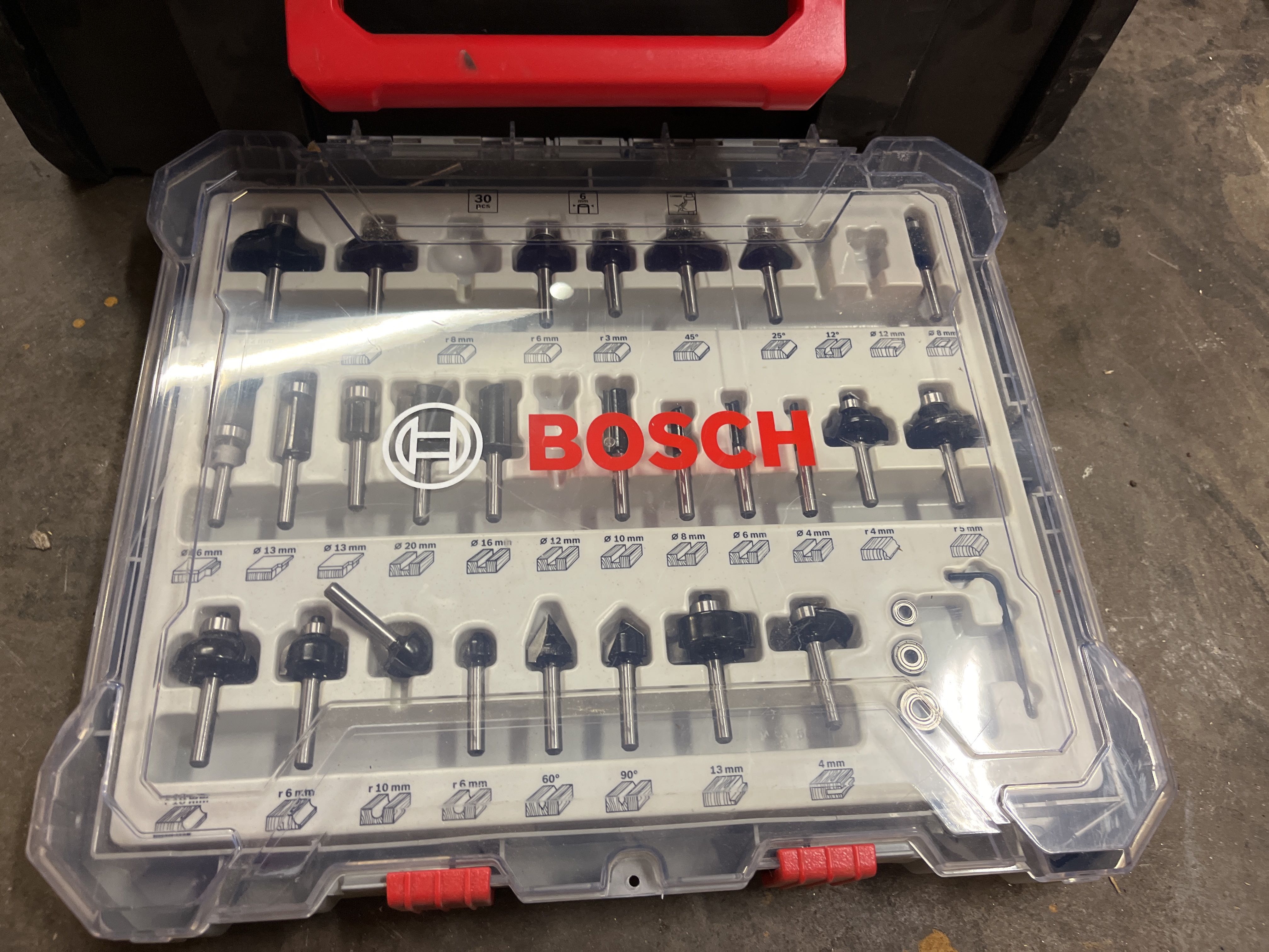 Hand router 6 mm - Milwaukee - PS Auction - We value the future ...