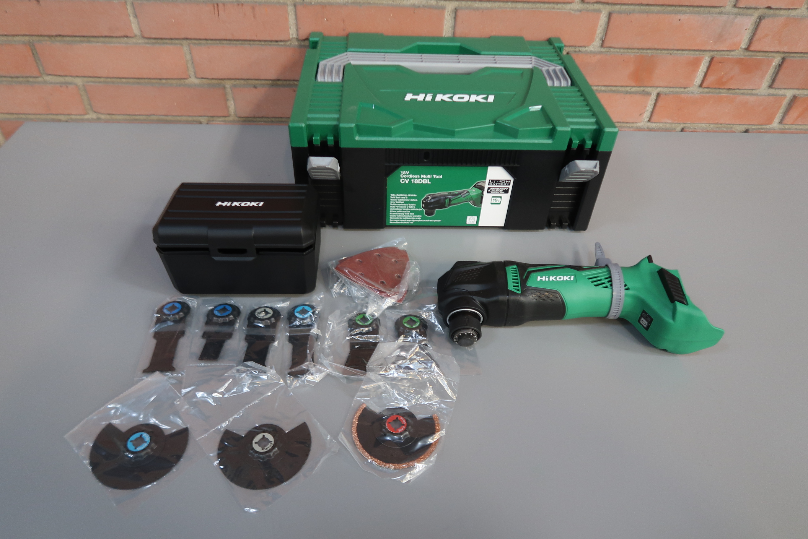 Multitool HiKOKI CV18DBL - PS Auction - We value the future Multitool HiKOKI CV18DBL - PS Auction - We value the future
