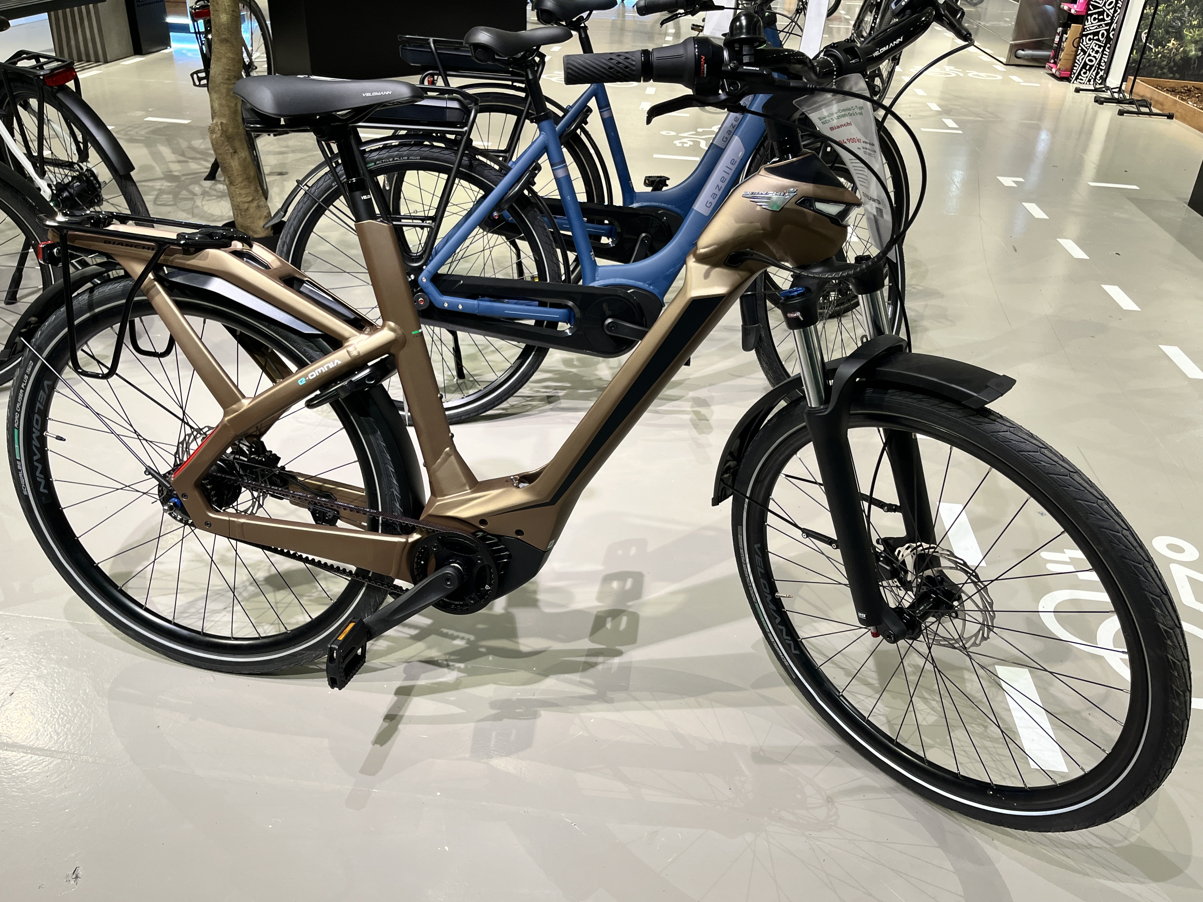 2025 BIANCHI E-OMNIA C-TYPE M 205km 美品 Electric bike (without battery) - Bianchi e-Omnia C-Type Nex 5