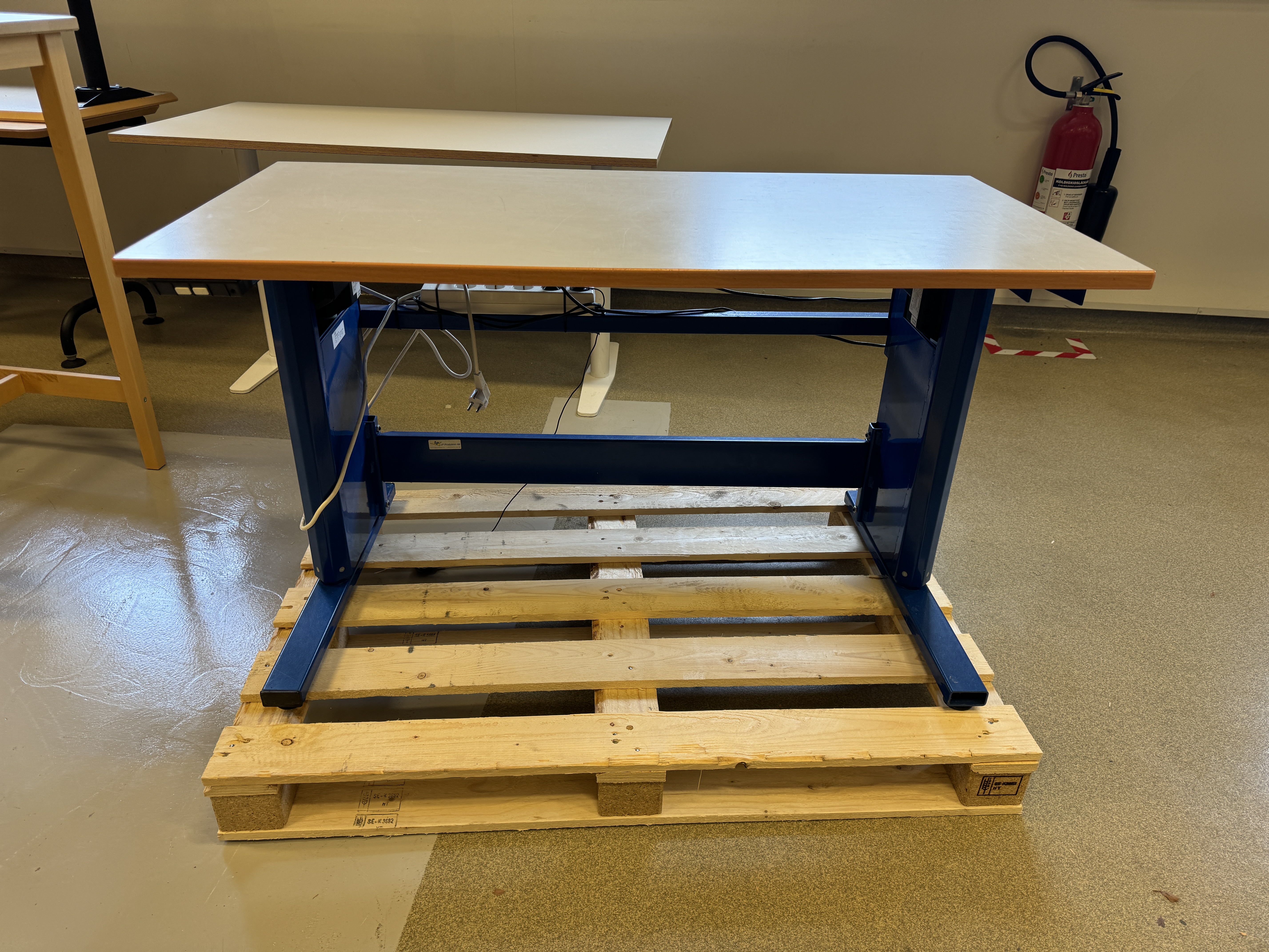 Splinta Work Table Tables and work tables, 7 pcs. - PS Auction - We value the future ...
