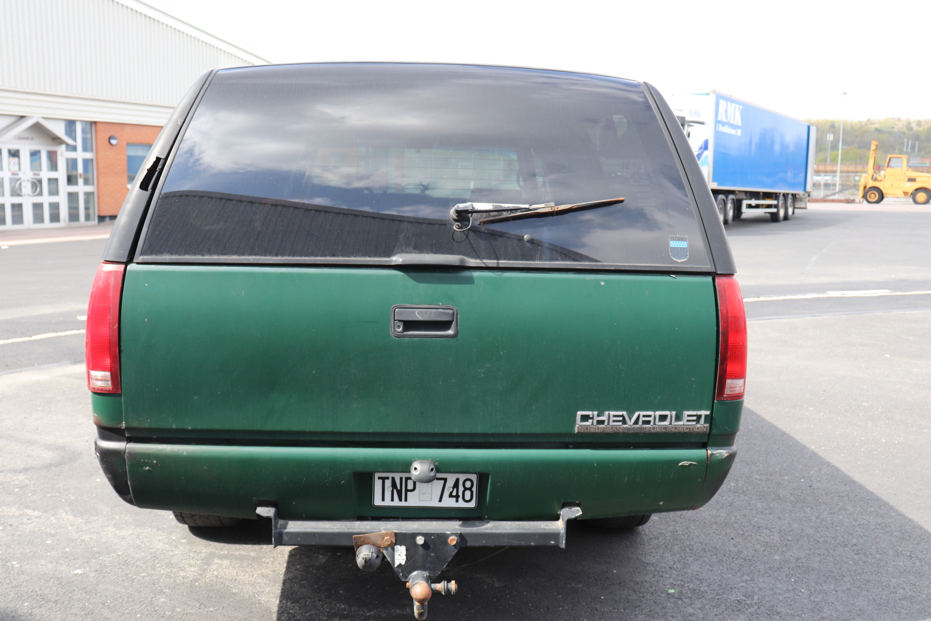 【porte】 SUBURBAN Dirt Check out this Duramax swapped Suburban with our roof rack