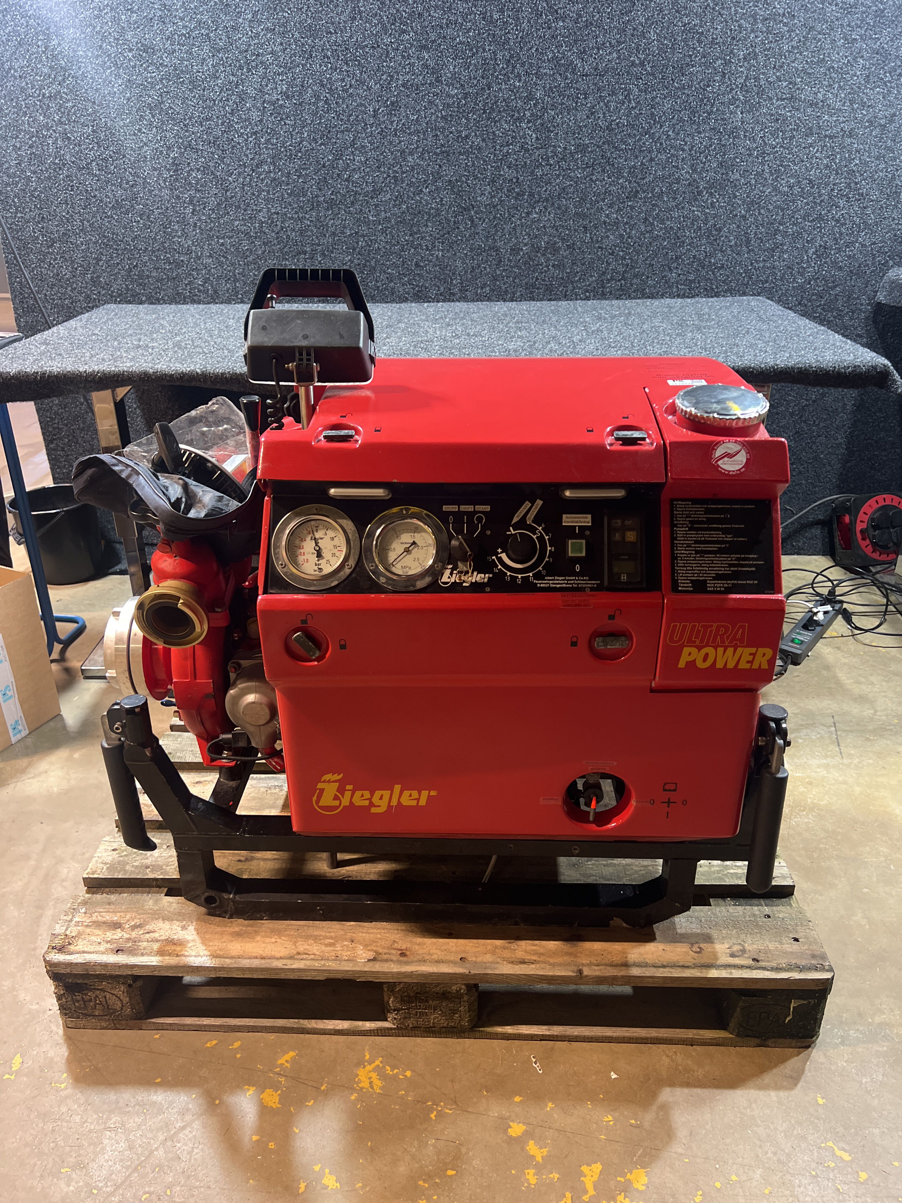 Water pump with accessories - Ziegler Ultra Power - PS Auction