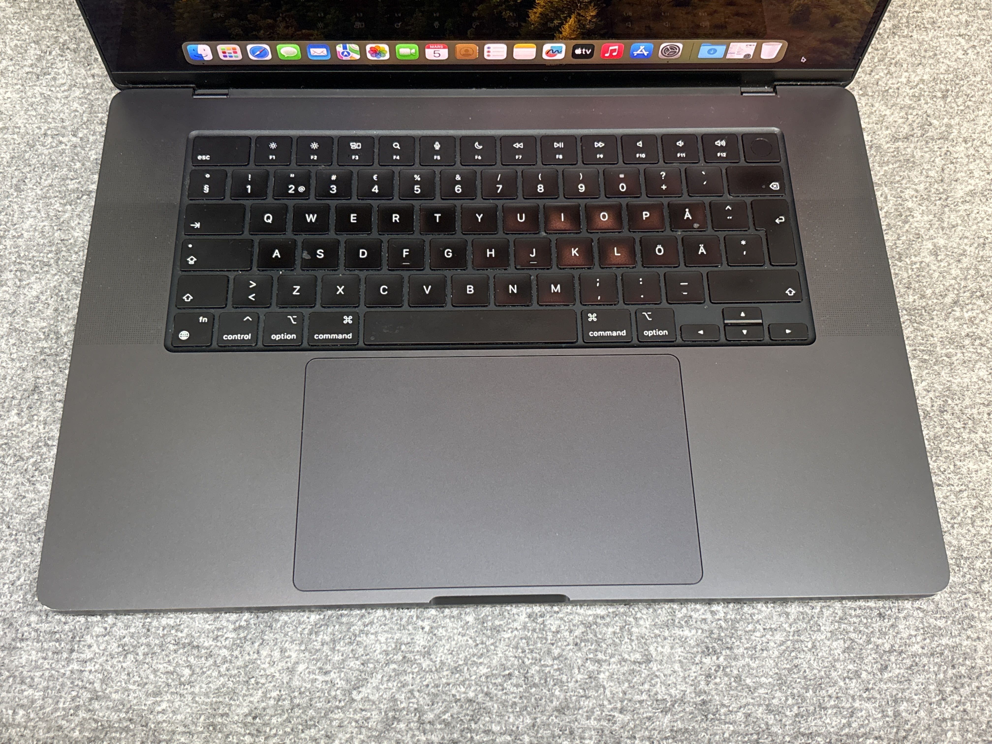 MacBook Pro 16