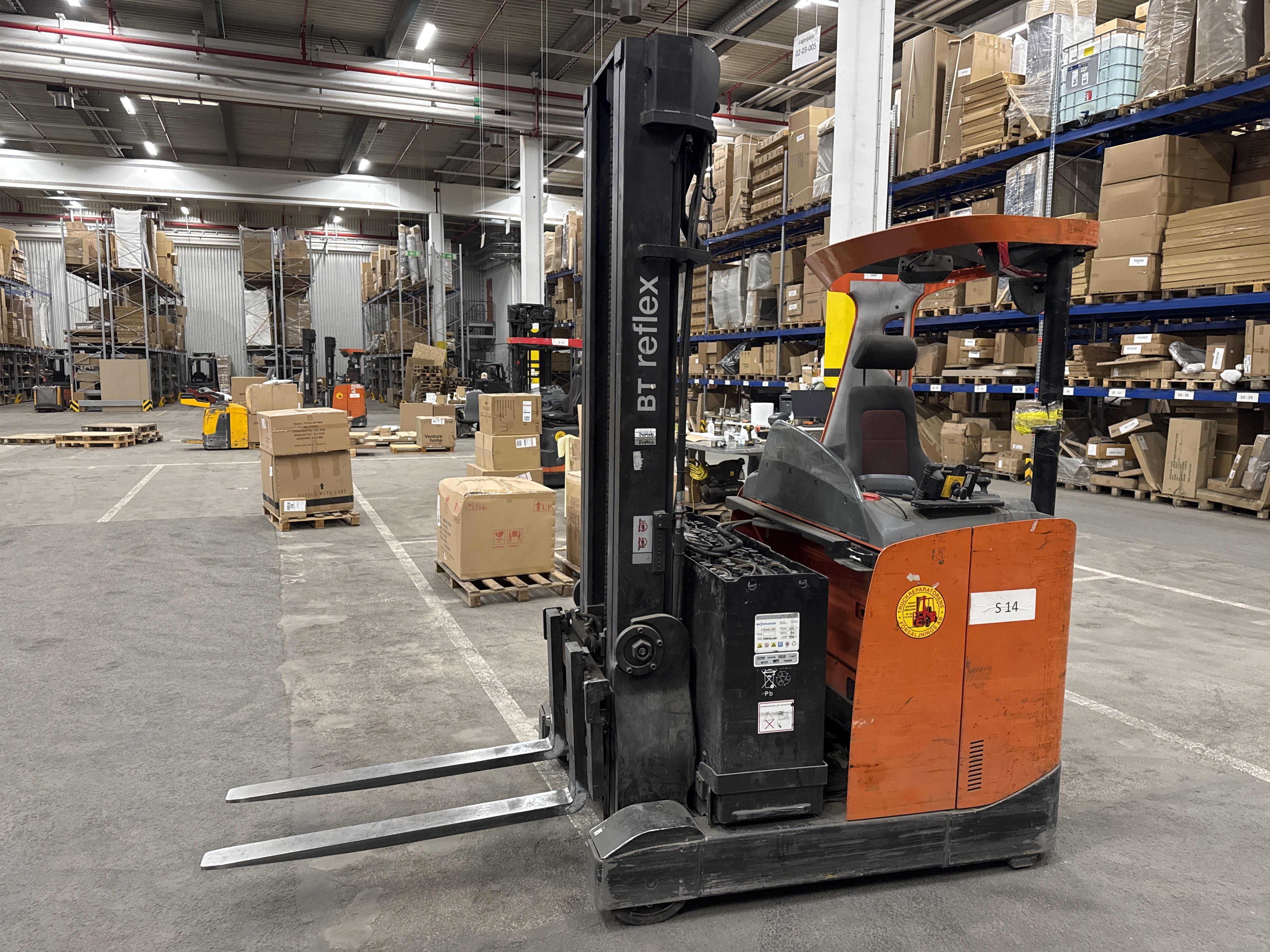Sample Devide Refler Retch BT Reflex reach truck - PS Auction - We value the future - Largest in ...