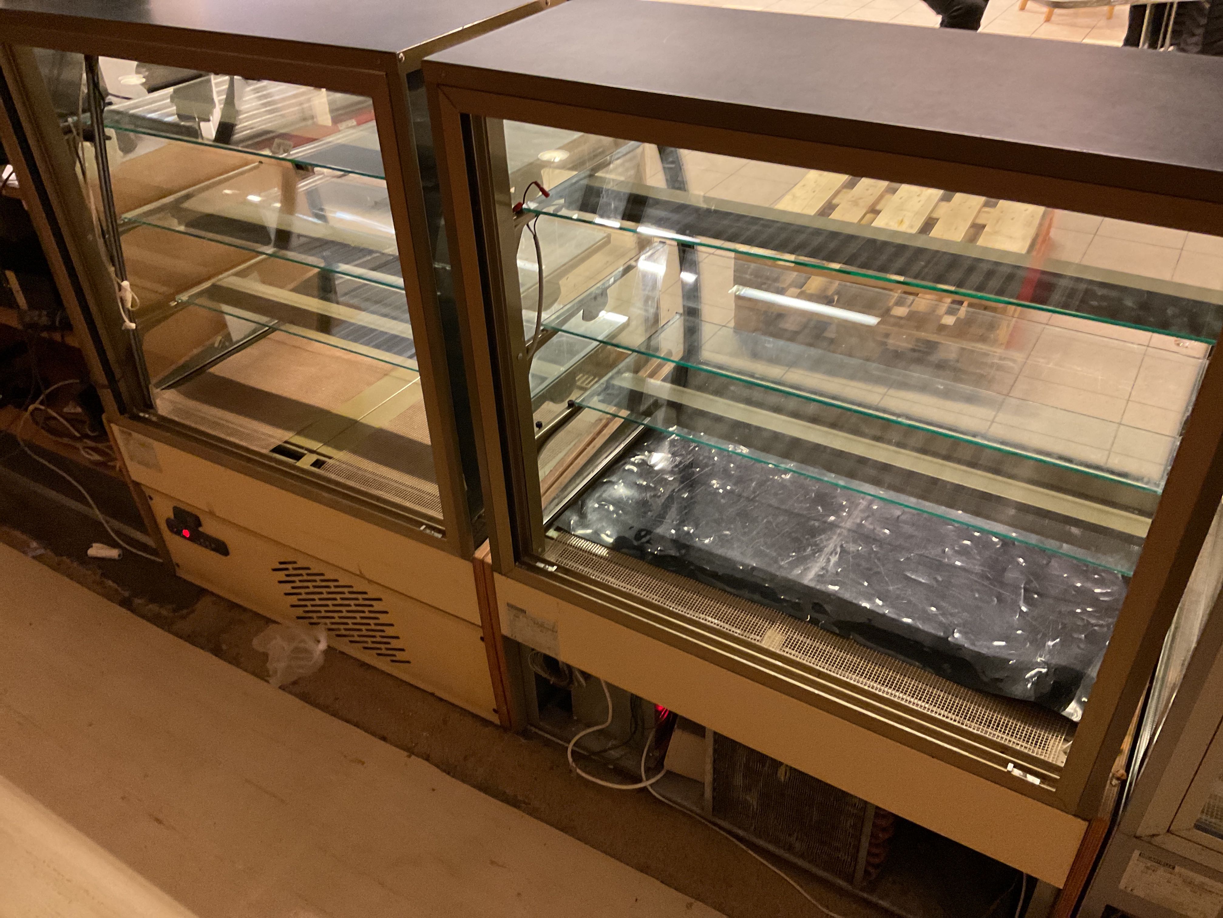 4 cafe counters PS Auction We value the future Largest in net