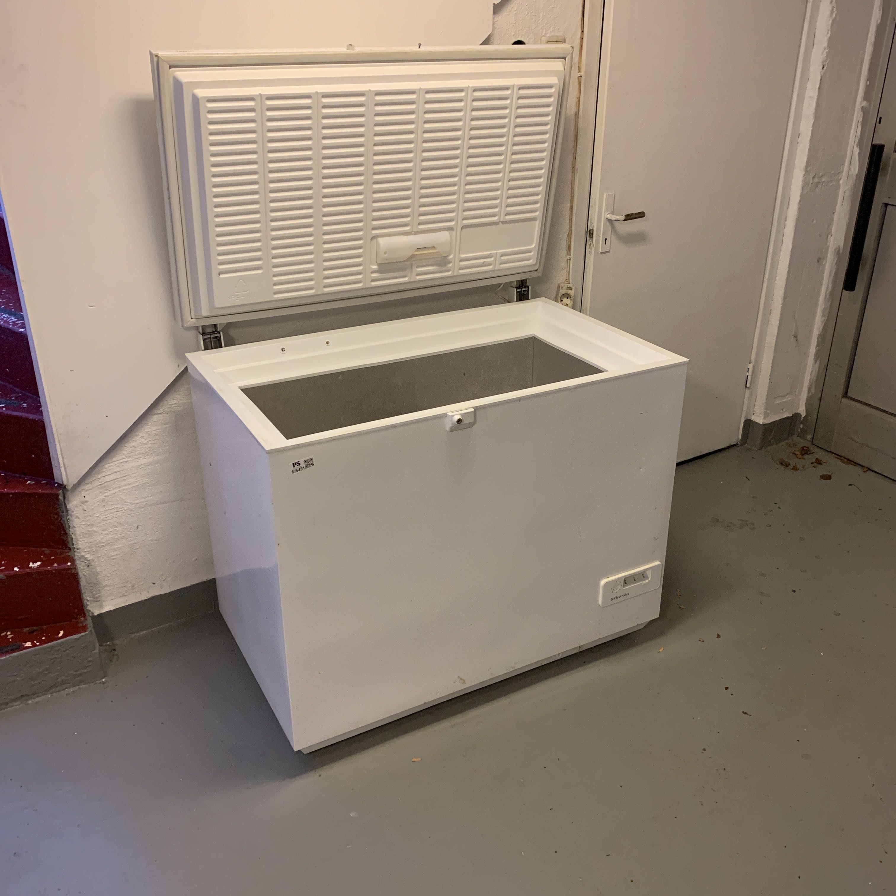 Freezer box Electrolux 105x62cm PS Auction We value the future