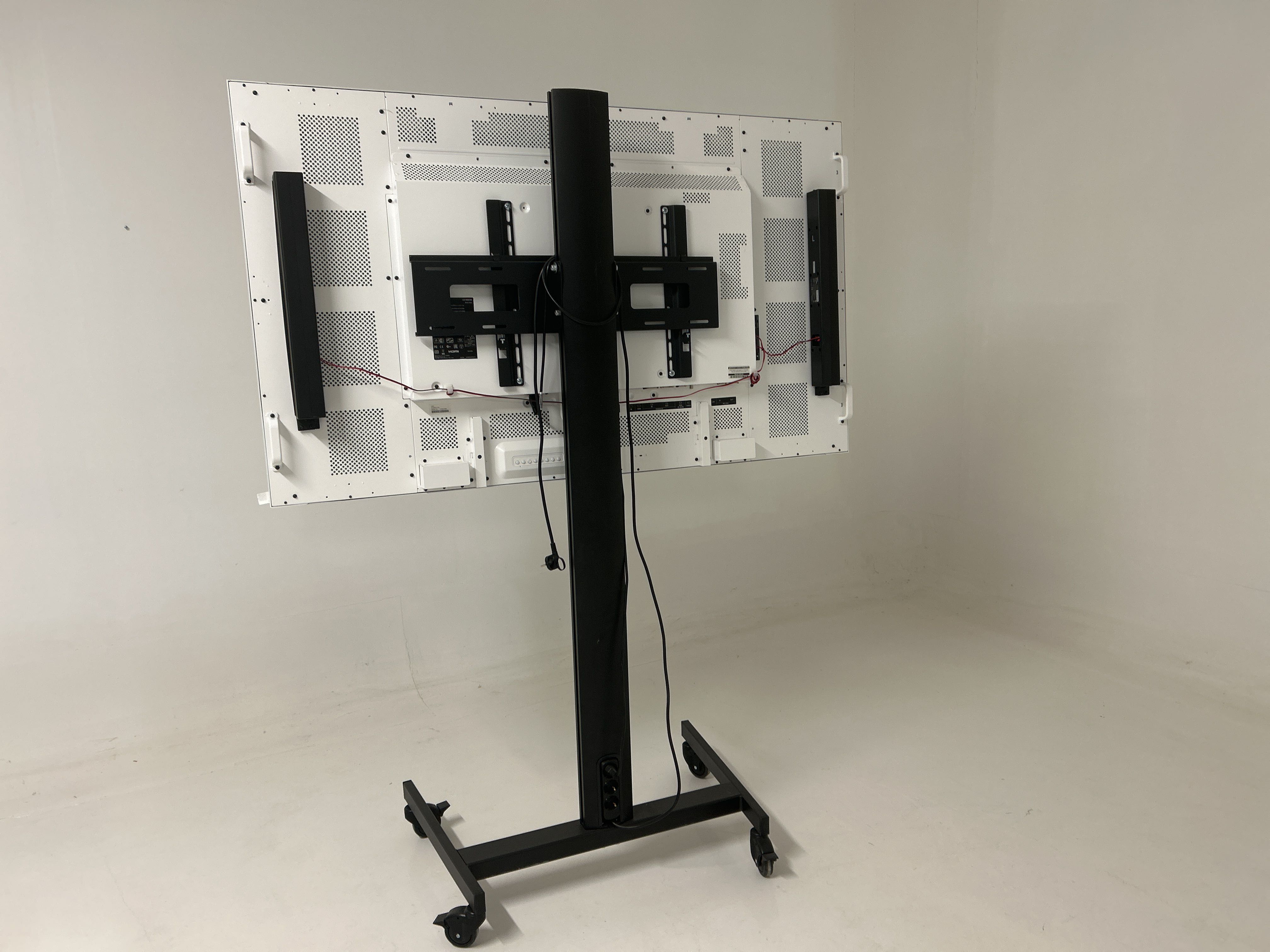 NEC MultiSync V652 (65”) - PS Auction - We value the future - Largest ...