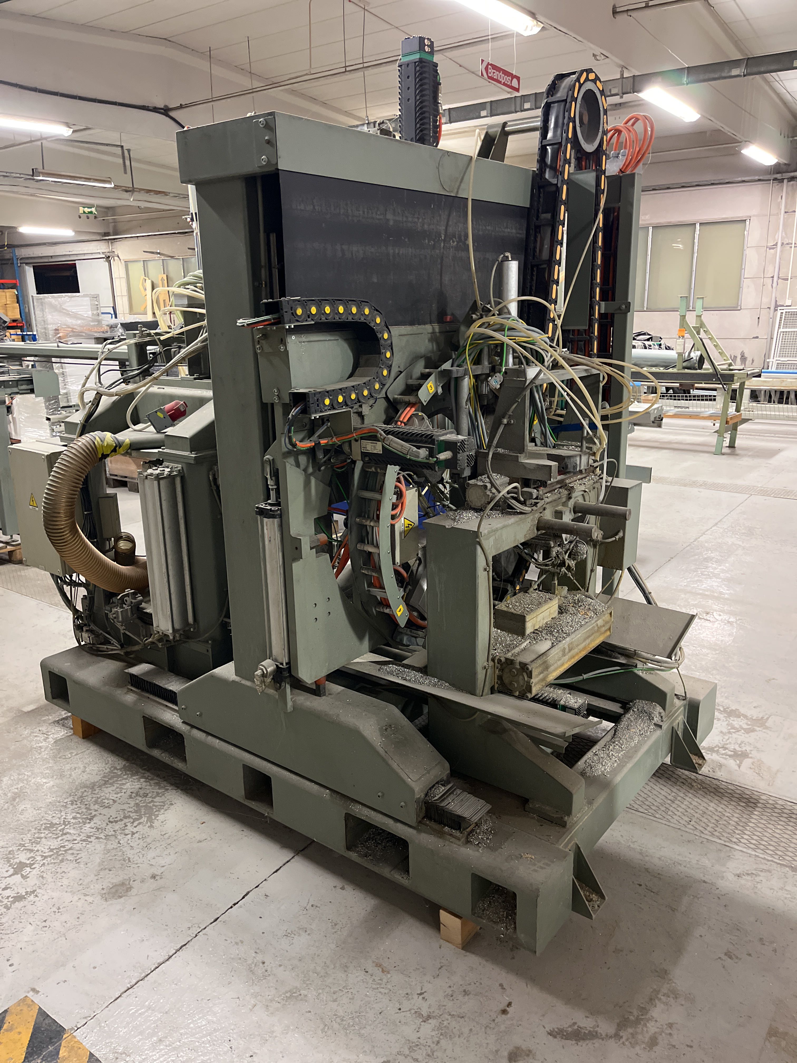 Machine park for window manufacturing - PS Auction - We value the ...