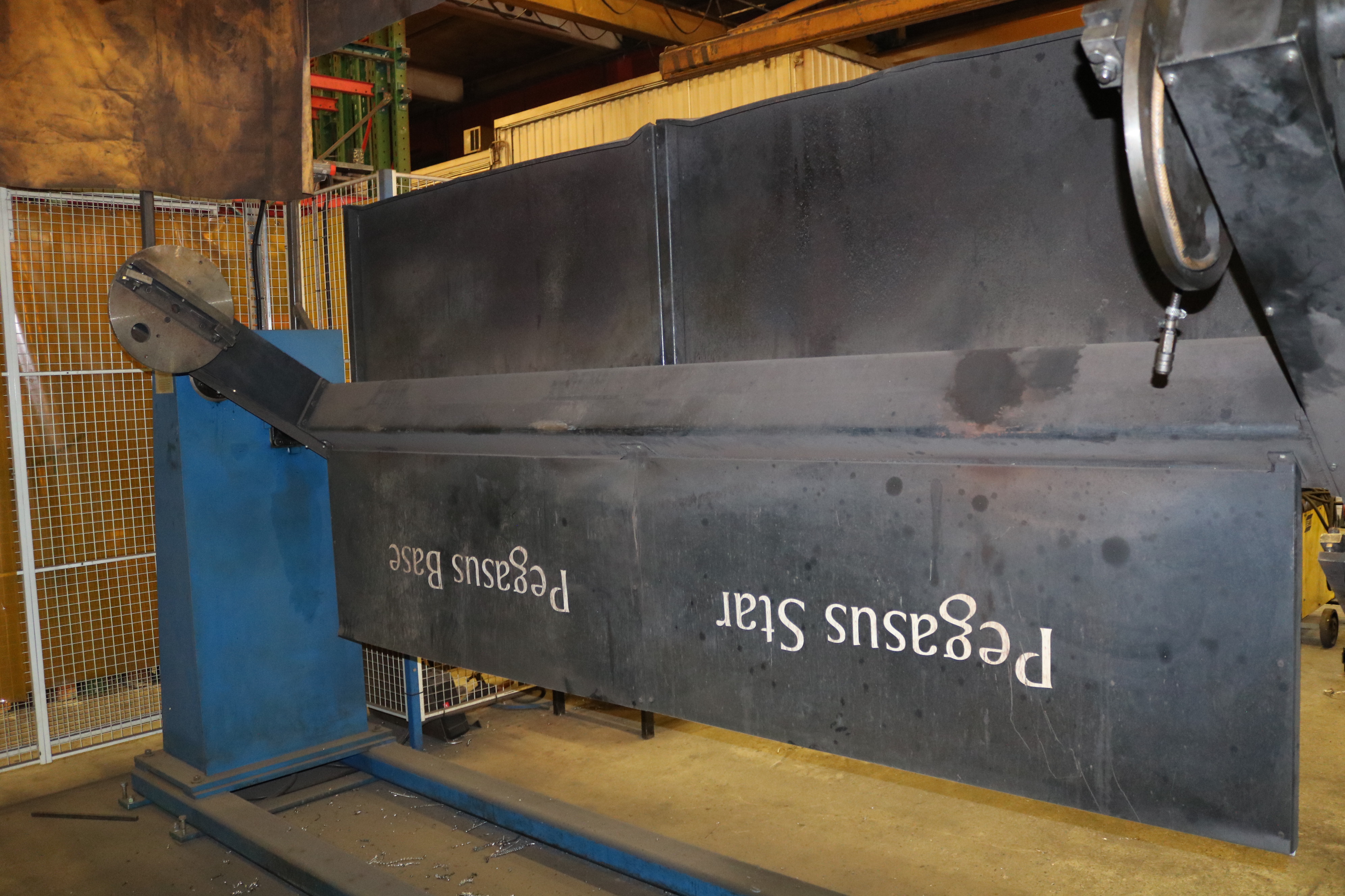 Welding robot with welding positioner - PS Auction - We value the ...