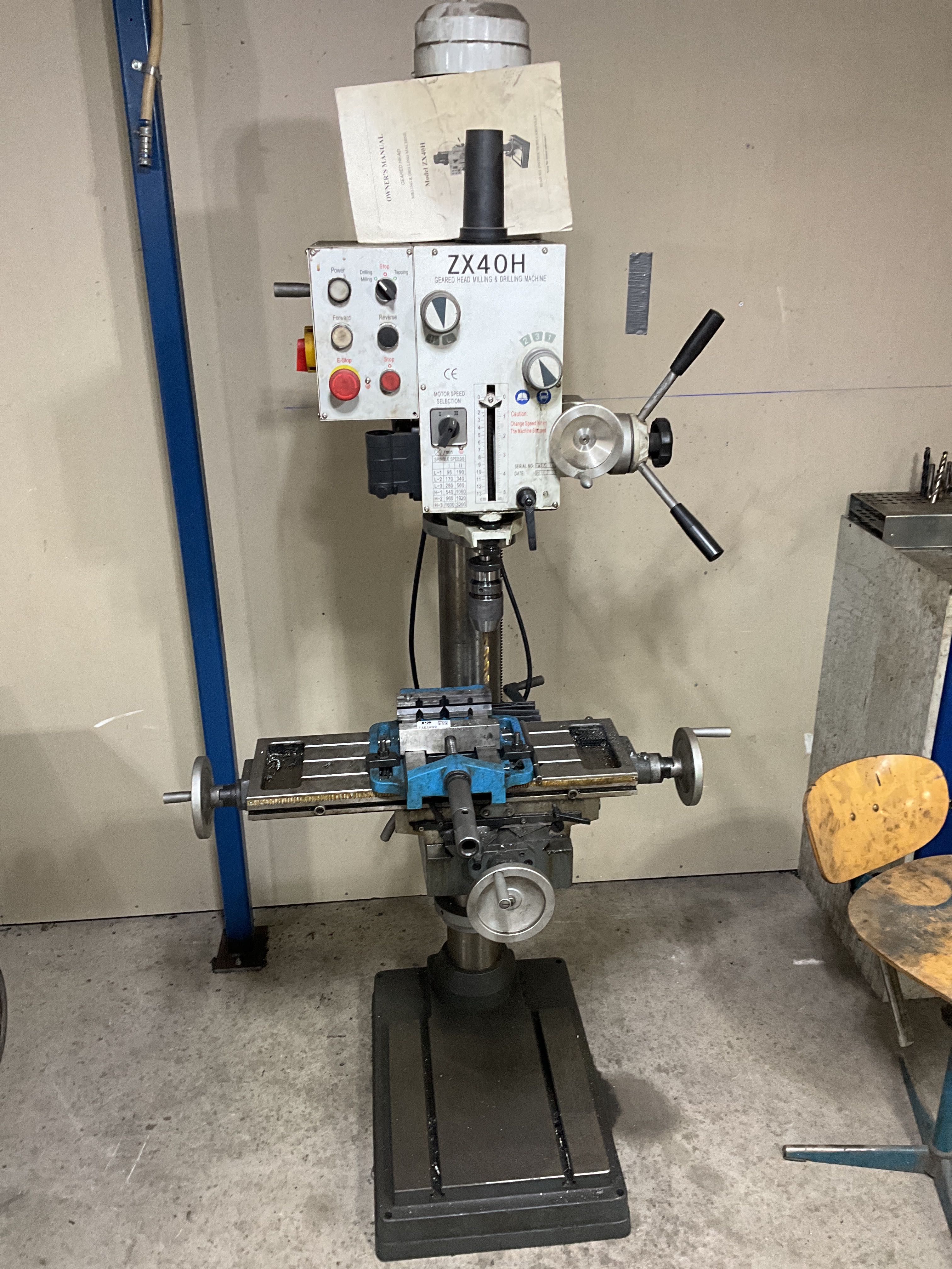 Pillar drill ZX 40H with accessories - PS Auction - We value the