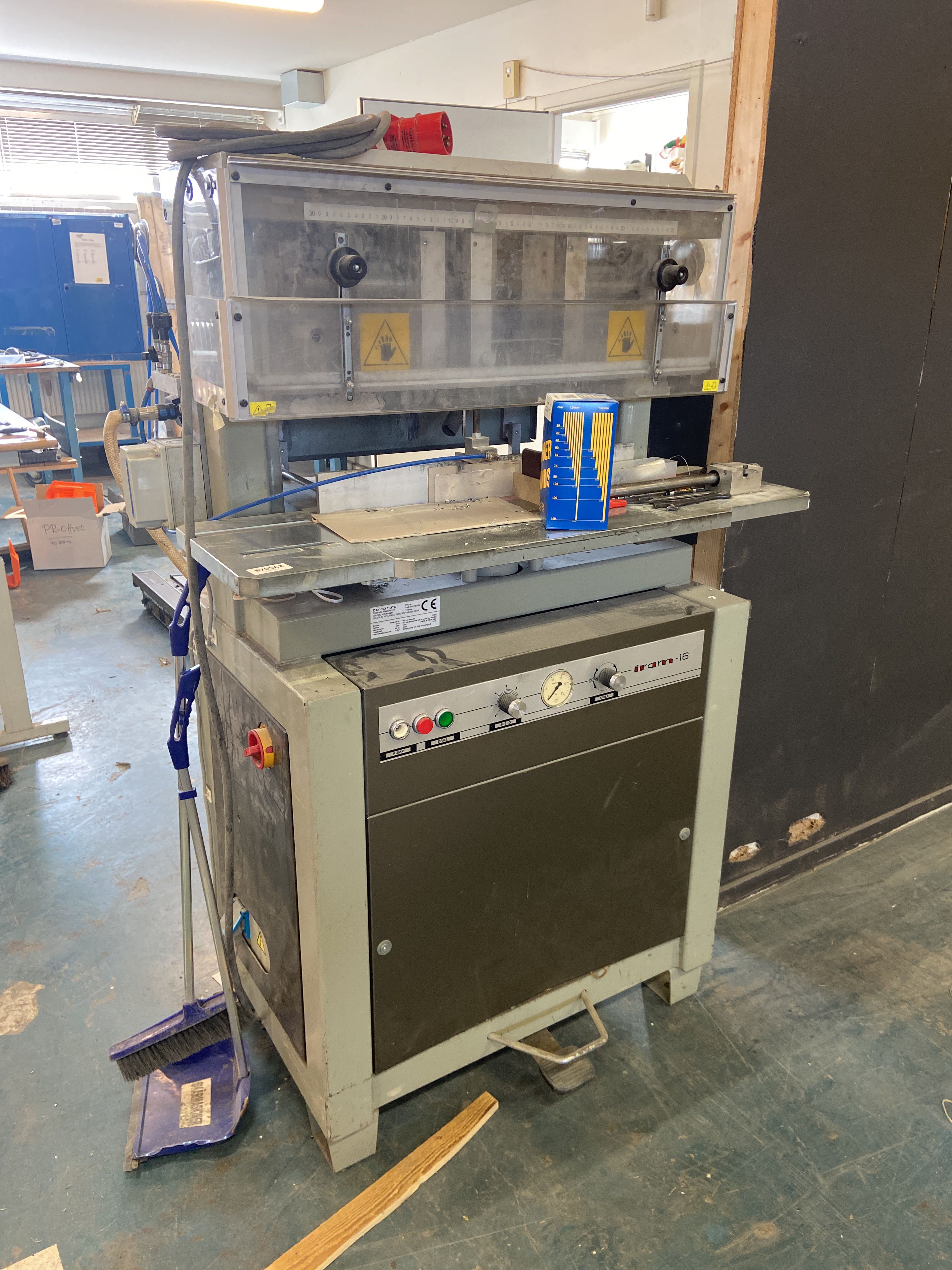 Paper drill Iram16Air PS Auction We value the future Largest in