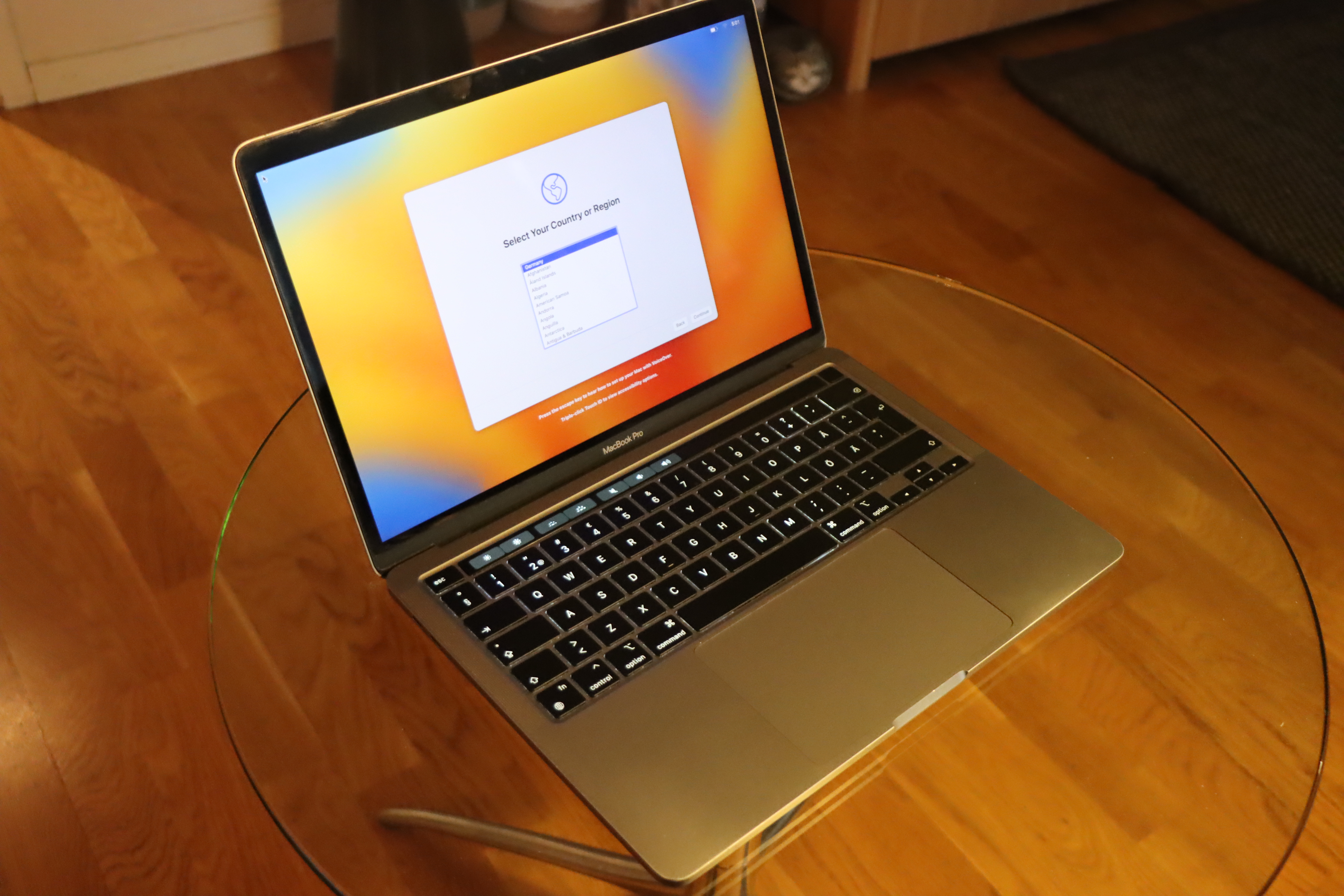 Computer MacBook Air M1 13 inch 2020 - PS Auction - We value the future ...