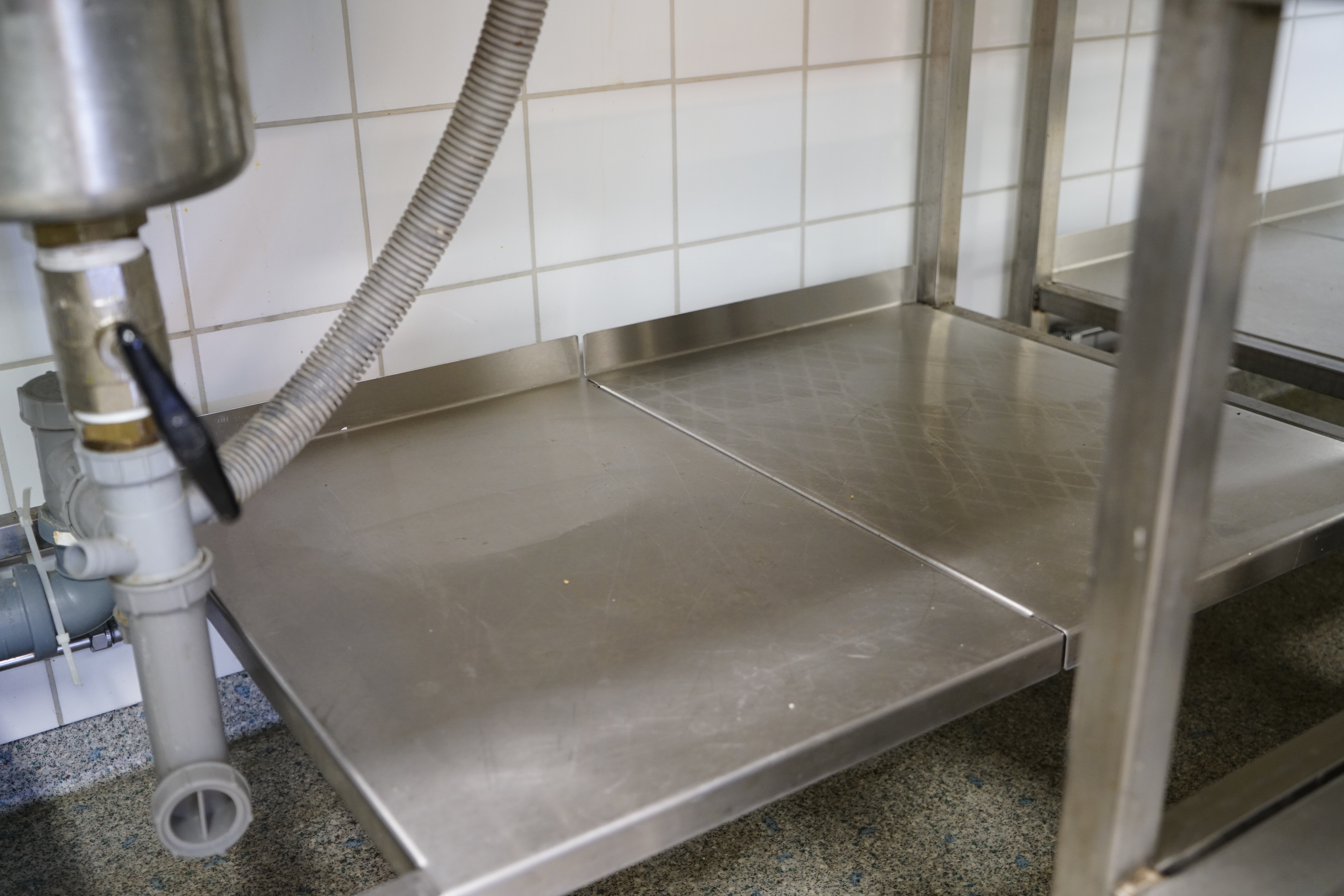 Stainless bench with hob and mixer - PS Auction - We value the future ...