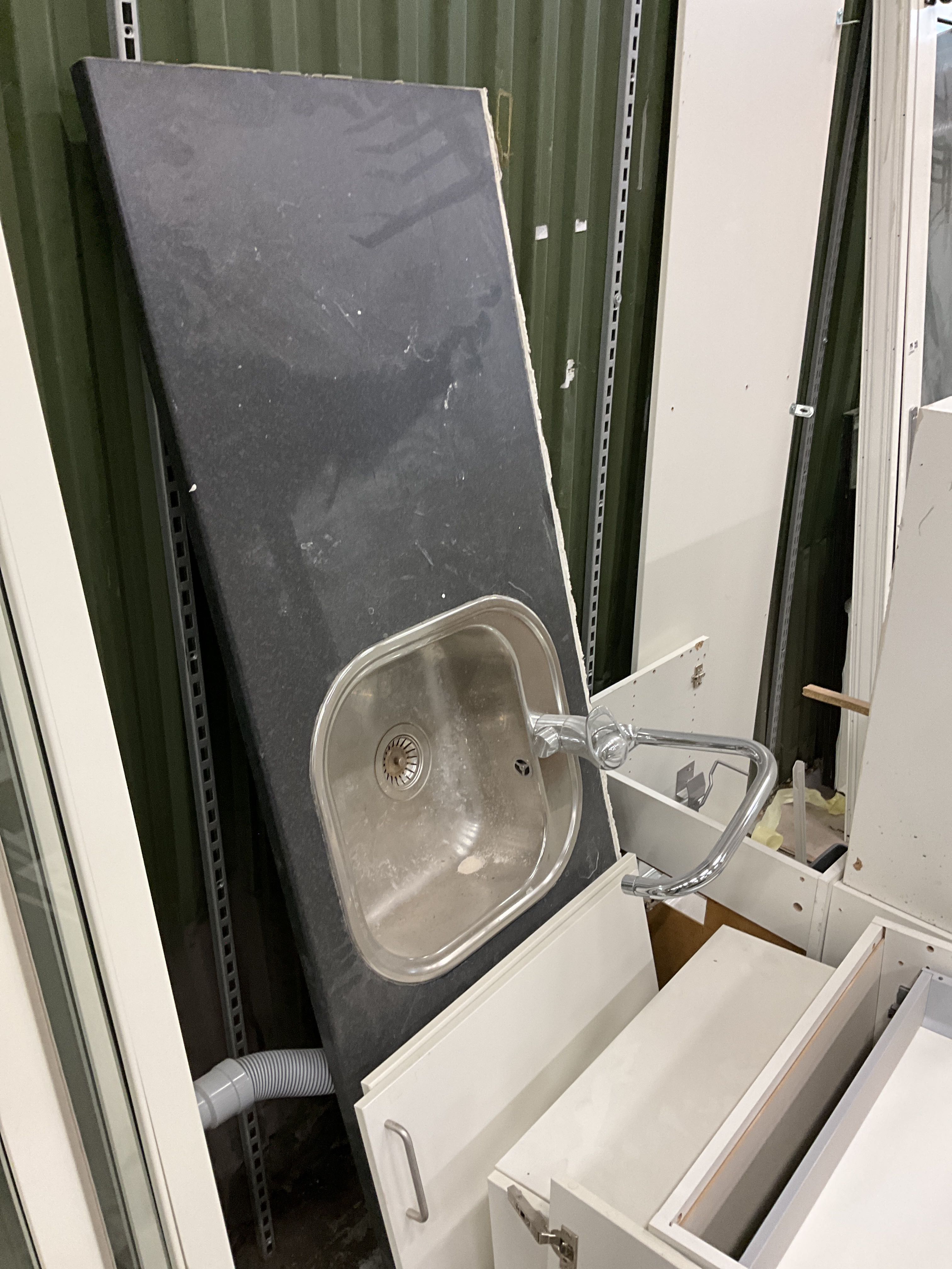 Kitchen cabinet with bench and hob - PS Auction - We value the future ...
