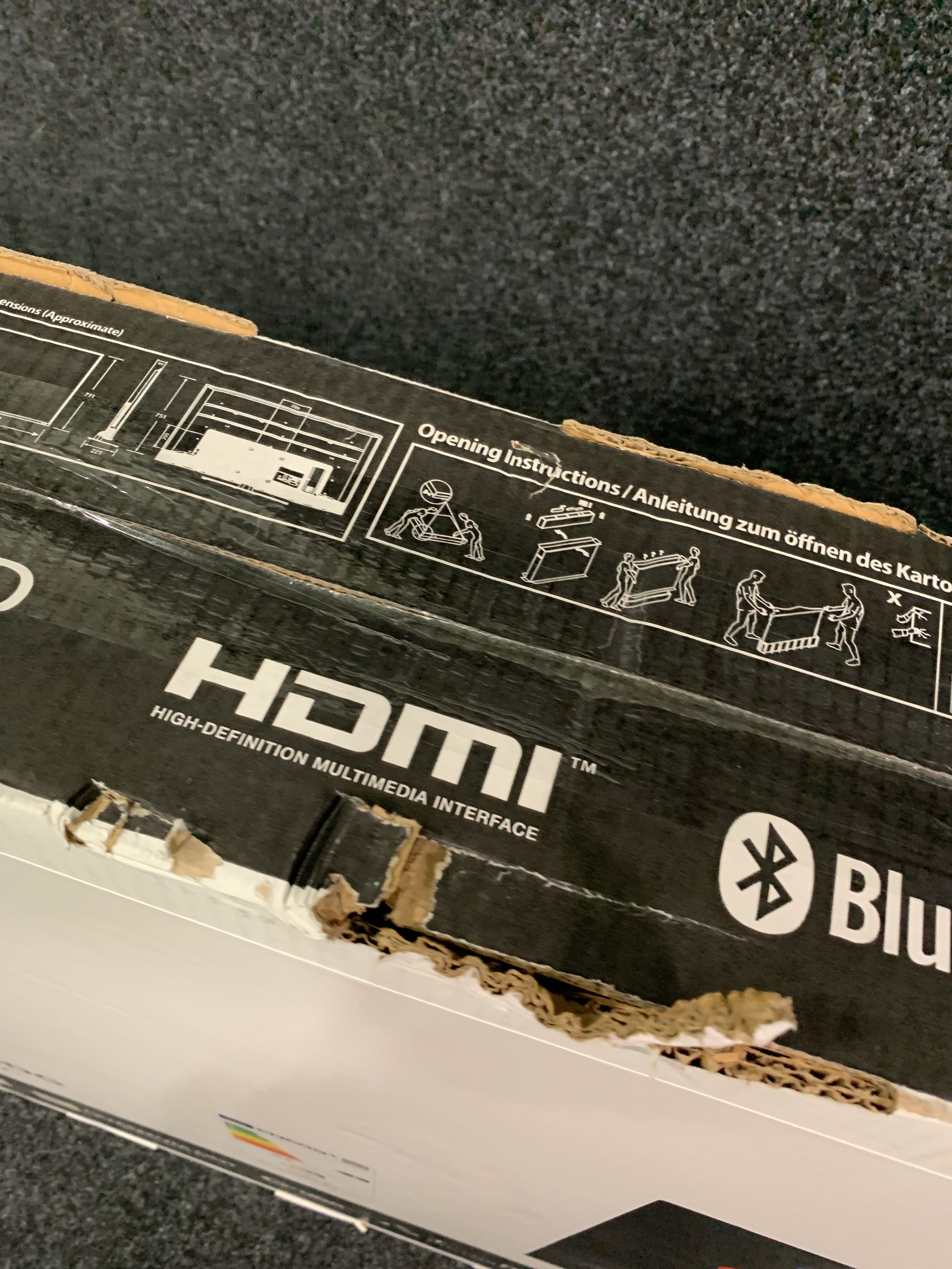 55" 4K QLED Android™ Smart TV Toshiba 55QA7D63DG with builtin