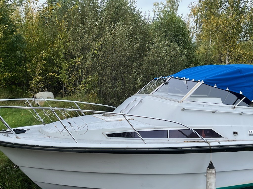 Båt med Mercruiser 5,7 V8 - Auktioner online - Nätauktioner ...