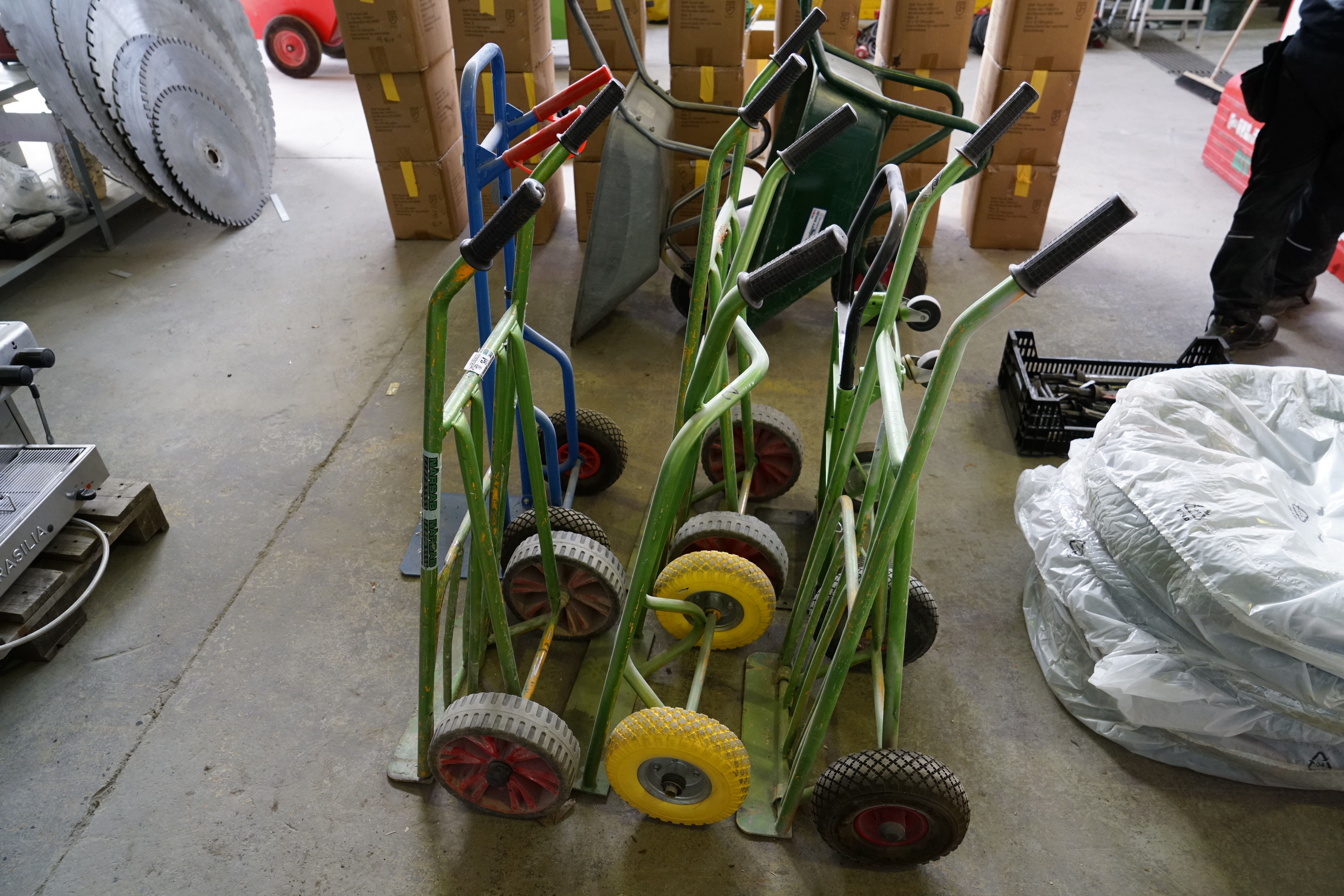 Pirror 6 different models - PS Auction - We value the future - Largest ...