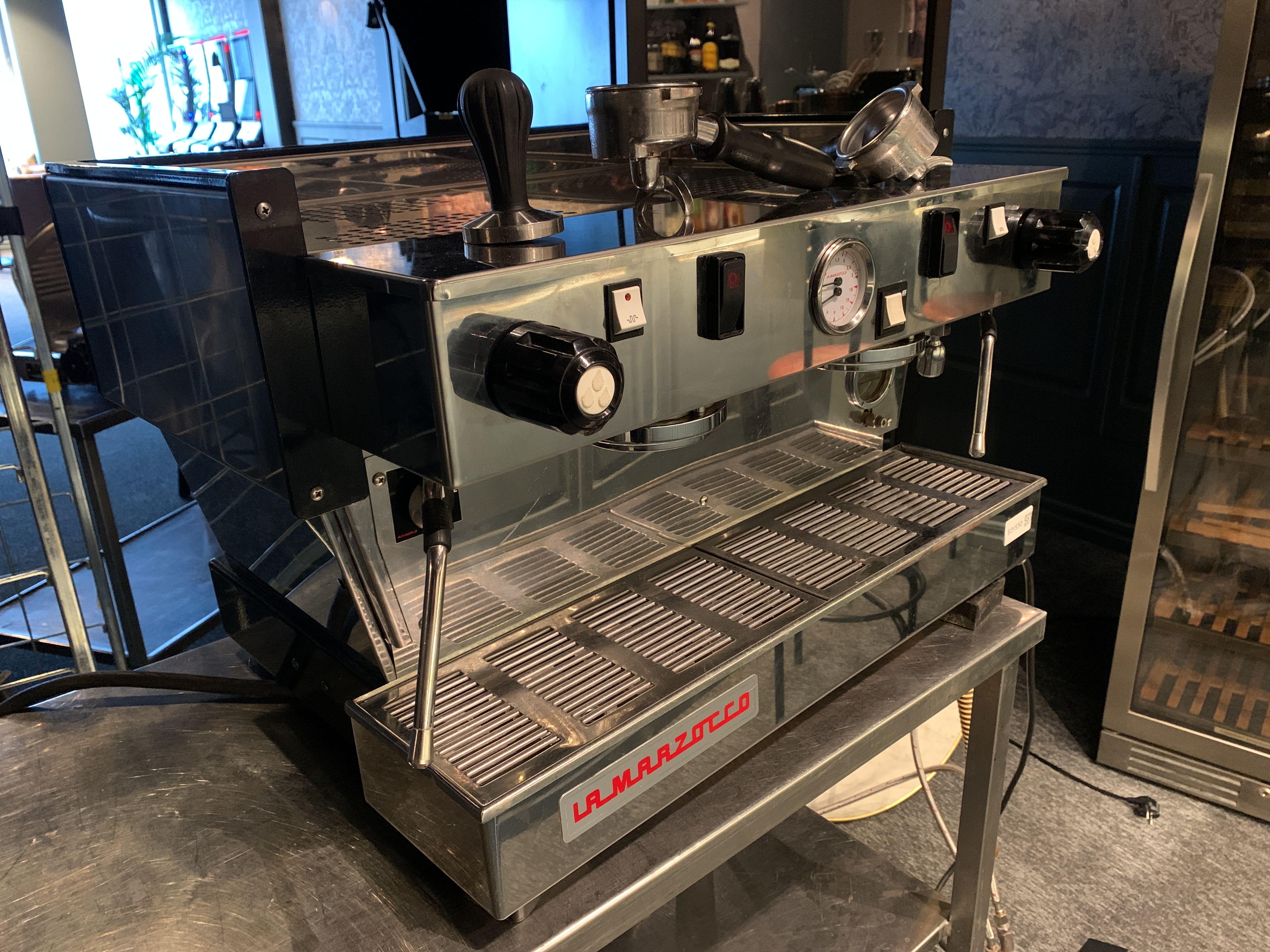 Espresso machine with frother La 