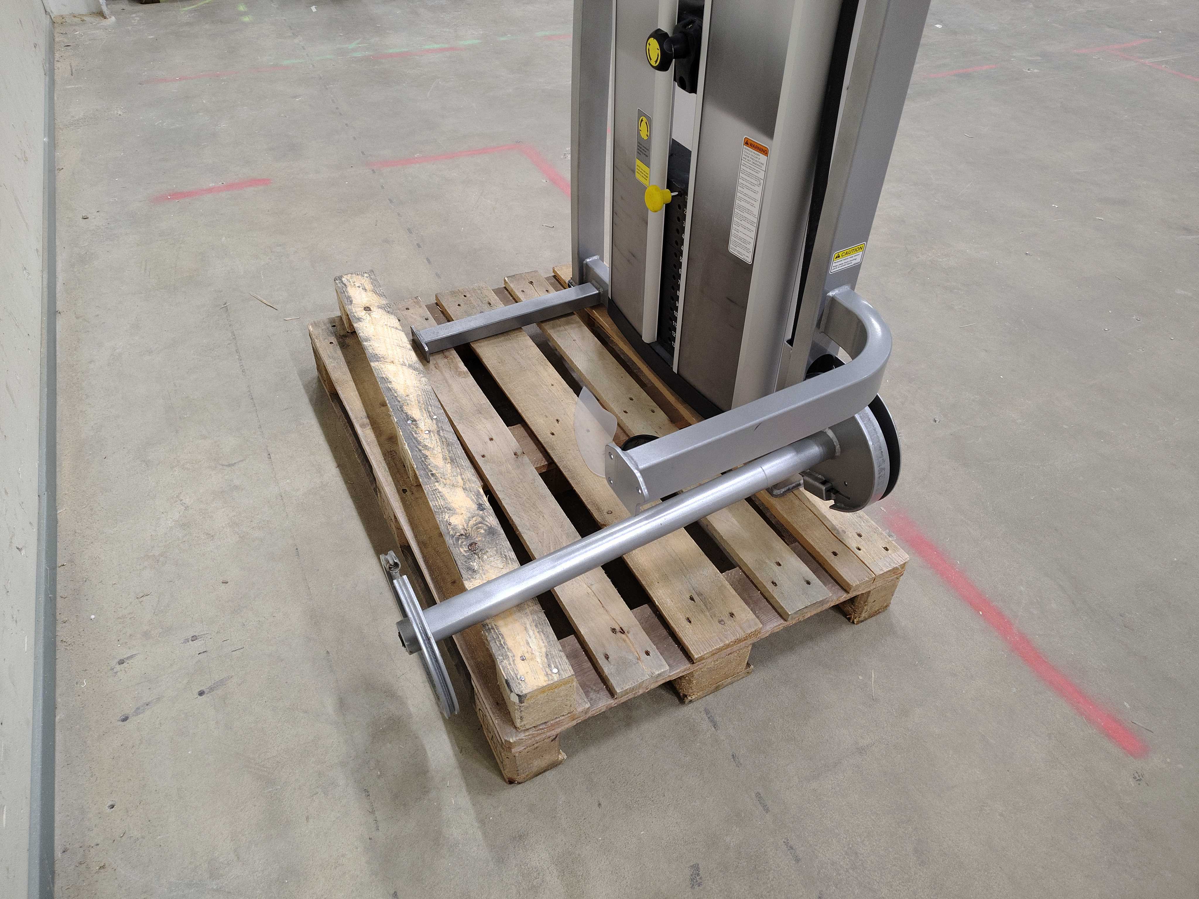 Trunk rotation machine – Cybex Eagle - PS Auction - We value the future ...