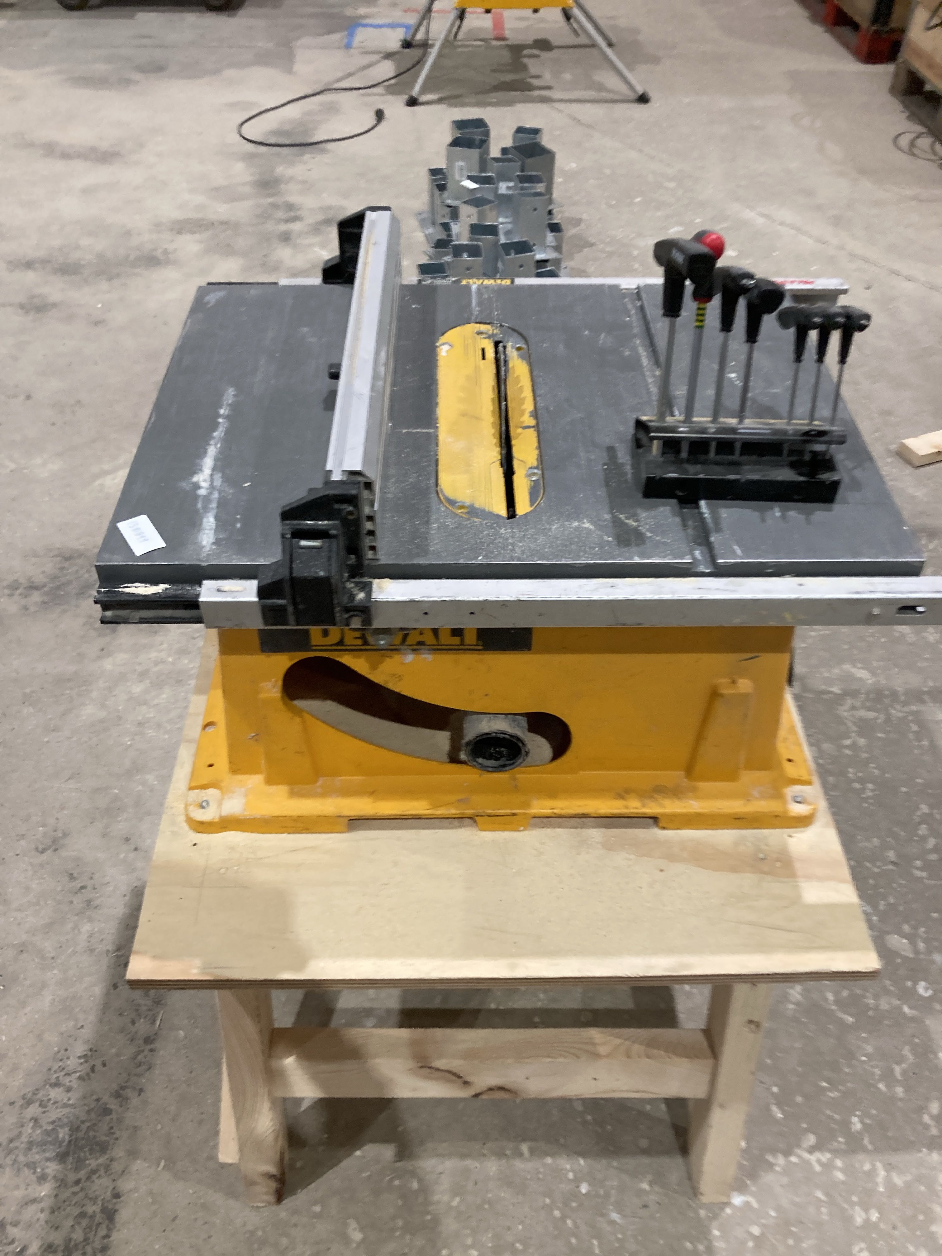 Bordssåg - DeWalt DW744-QS - Auktioner online - Nätauktioner ...