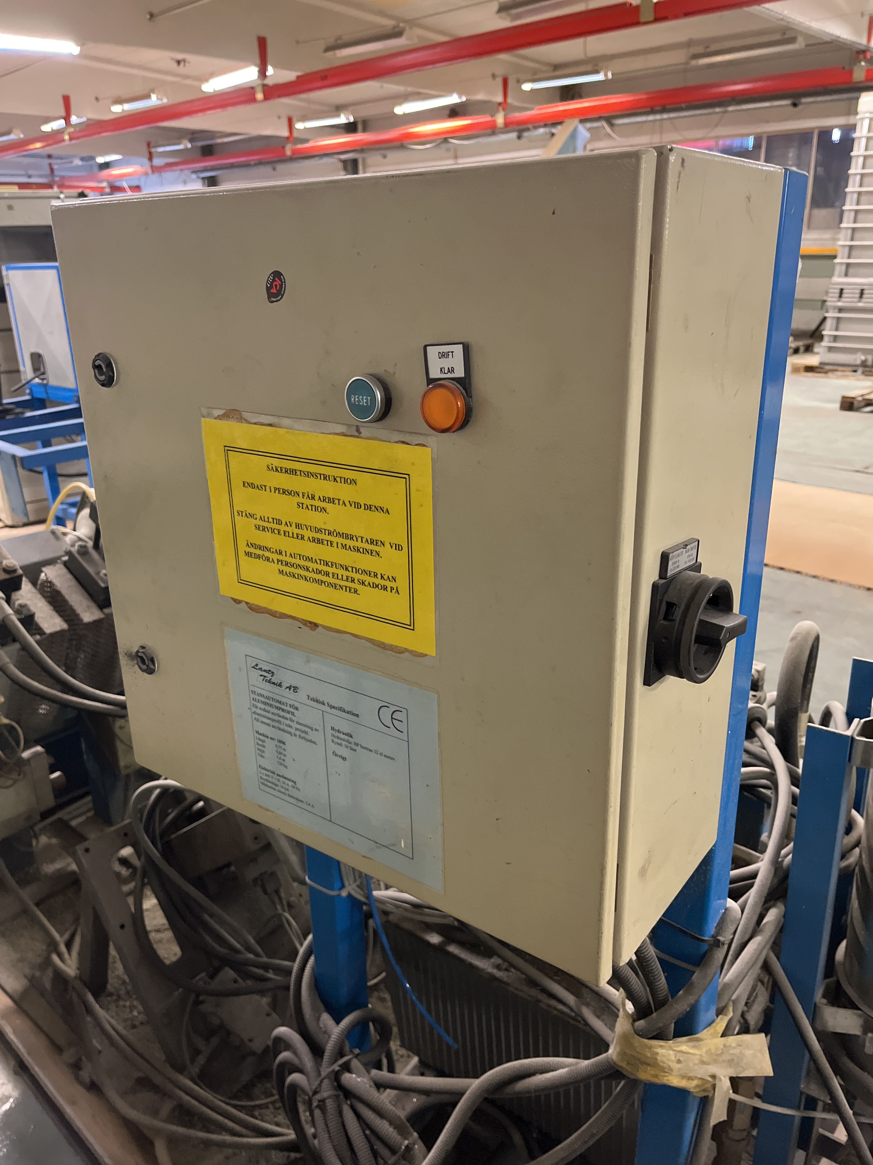 Machine park for window manufacturing - PS Auction - We value the ...