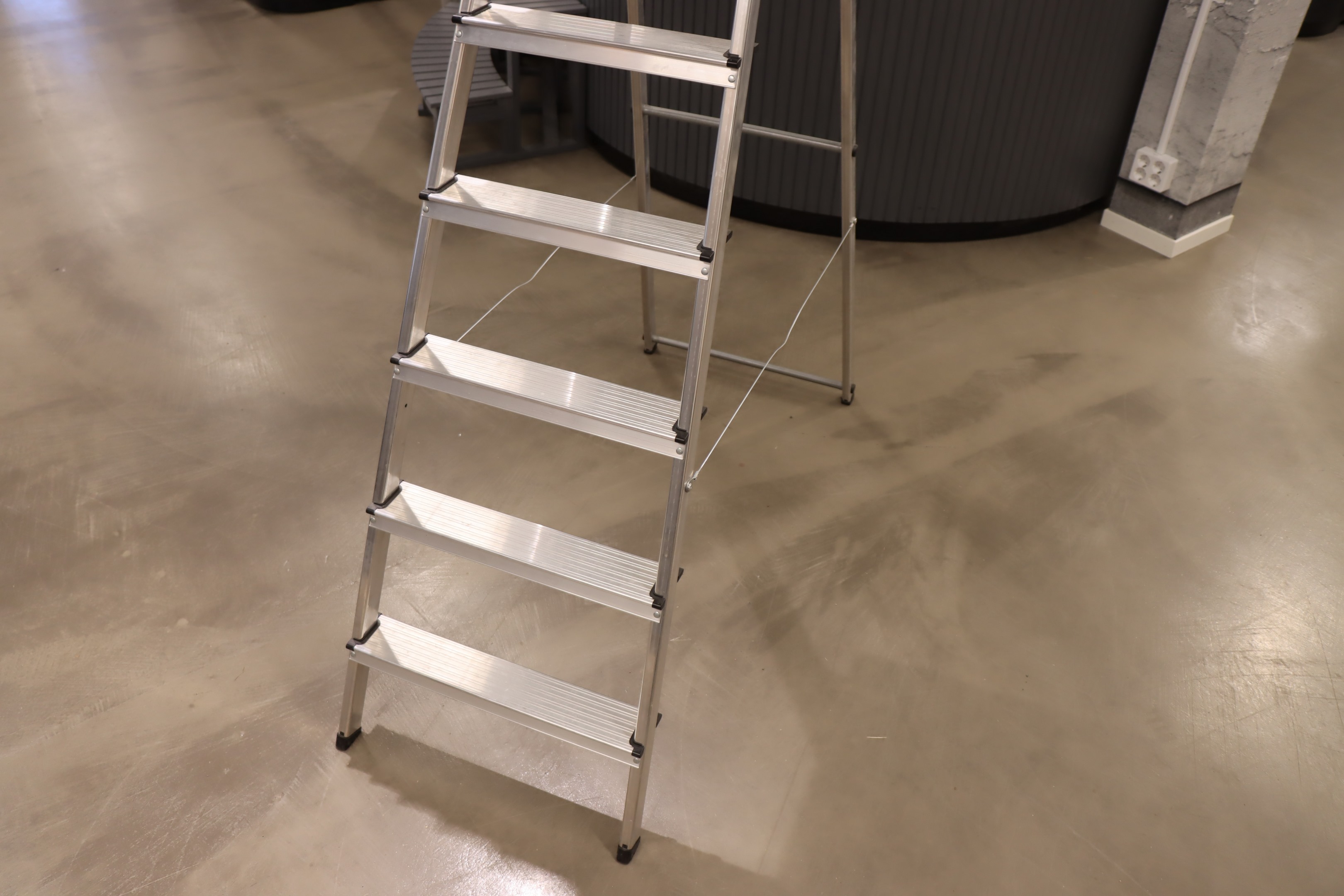 Ladder - PS Auction - We value the future - Largest in net auctions