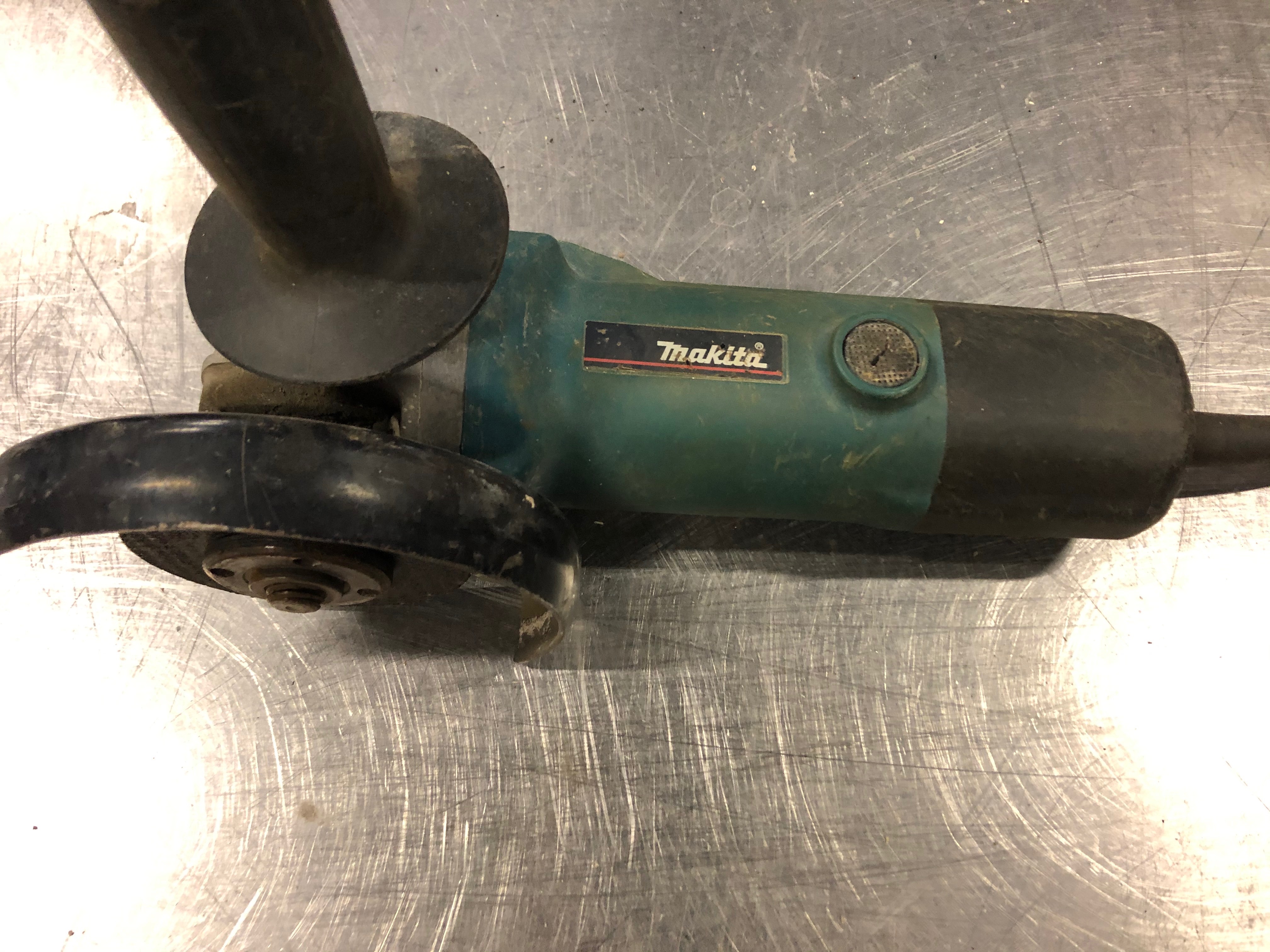 Image of Makita 9528NB angle grinder
