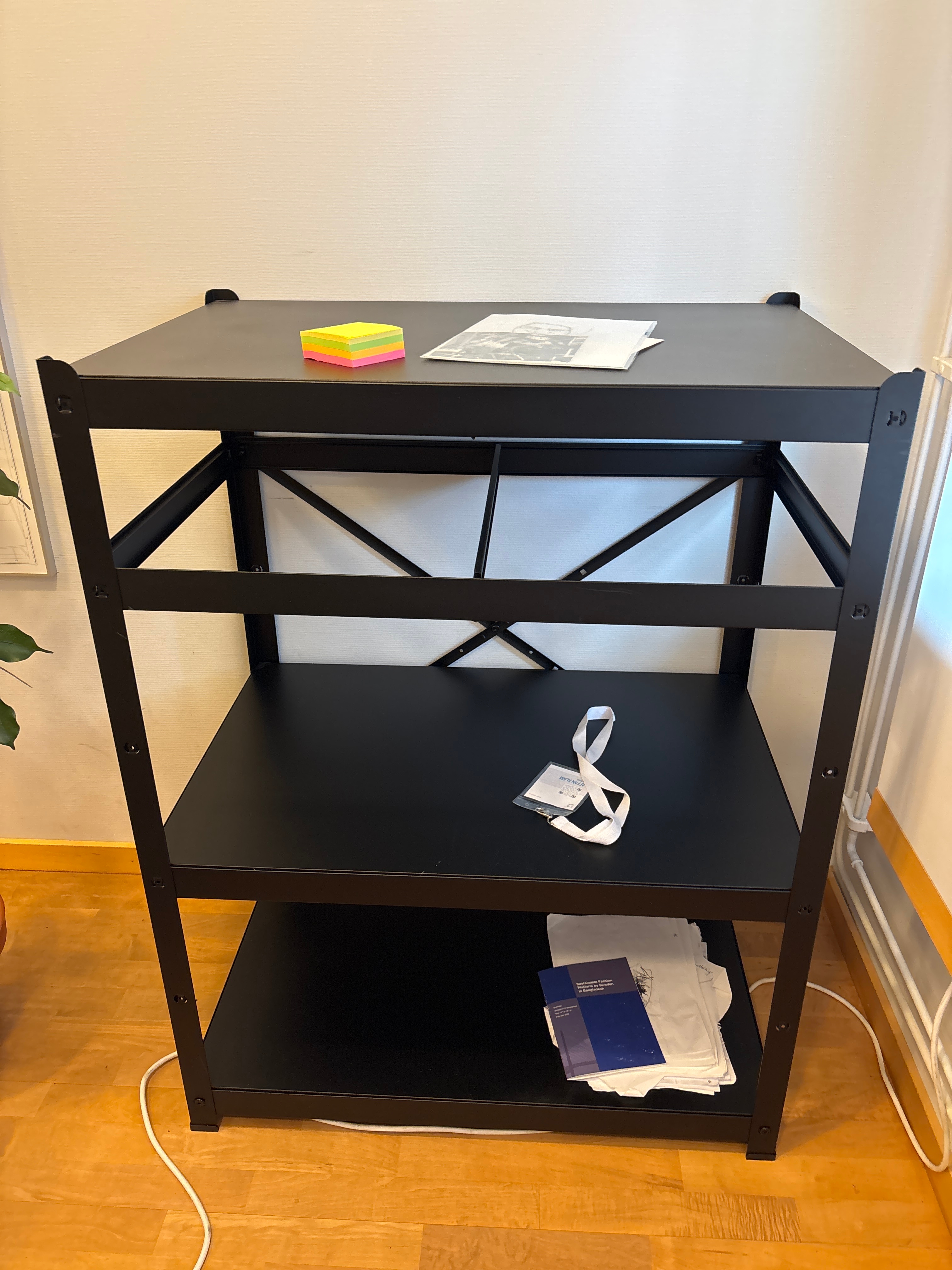 Office furniture, as shown in pictures - PS Auction - We value the ...