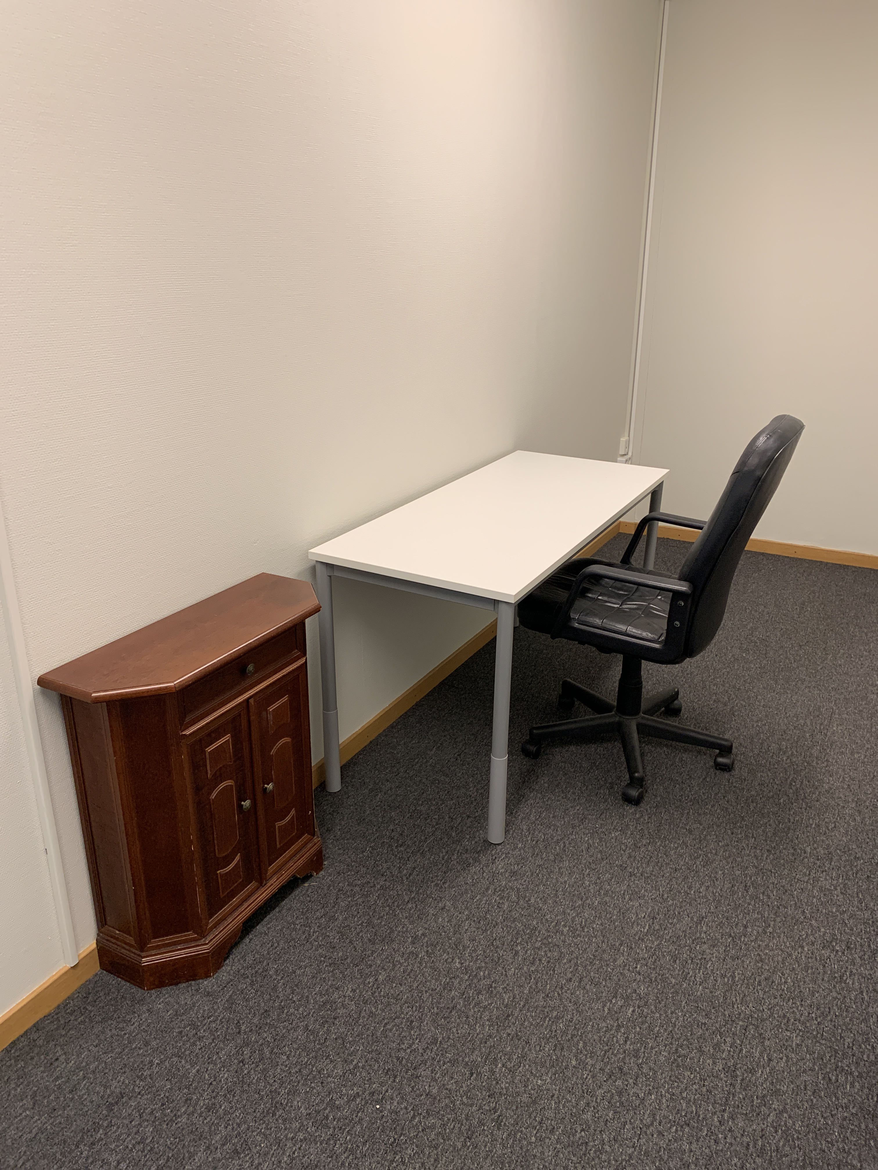 Office furniture PS Auction We value the future Largest in net auctions