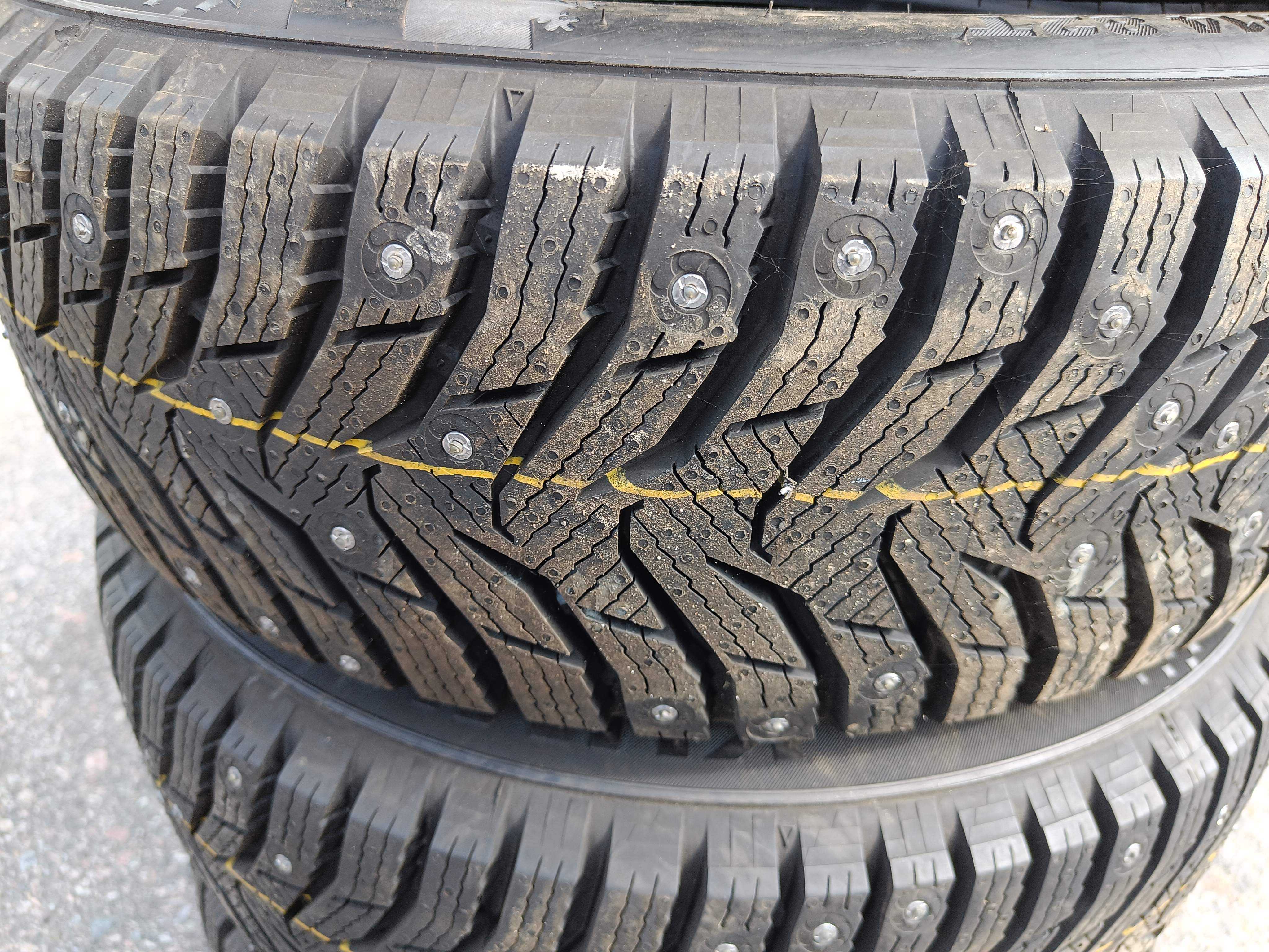 Winter tires Kumho WinterCraft Ice 175/65R14 - New - PS Auction