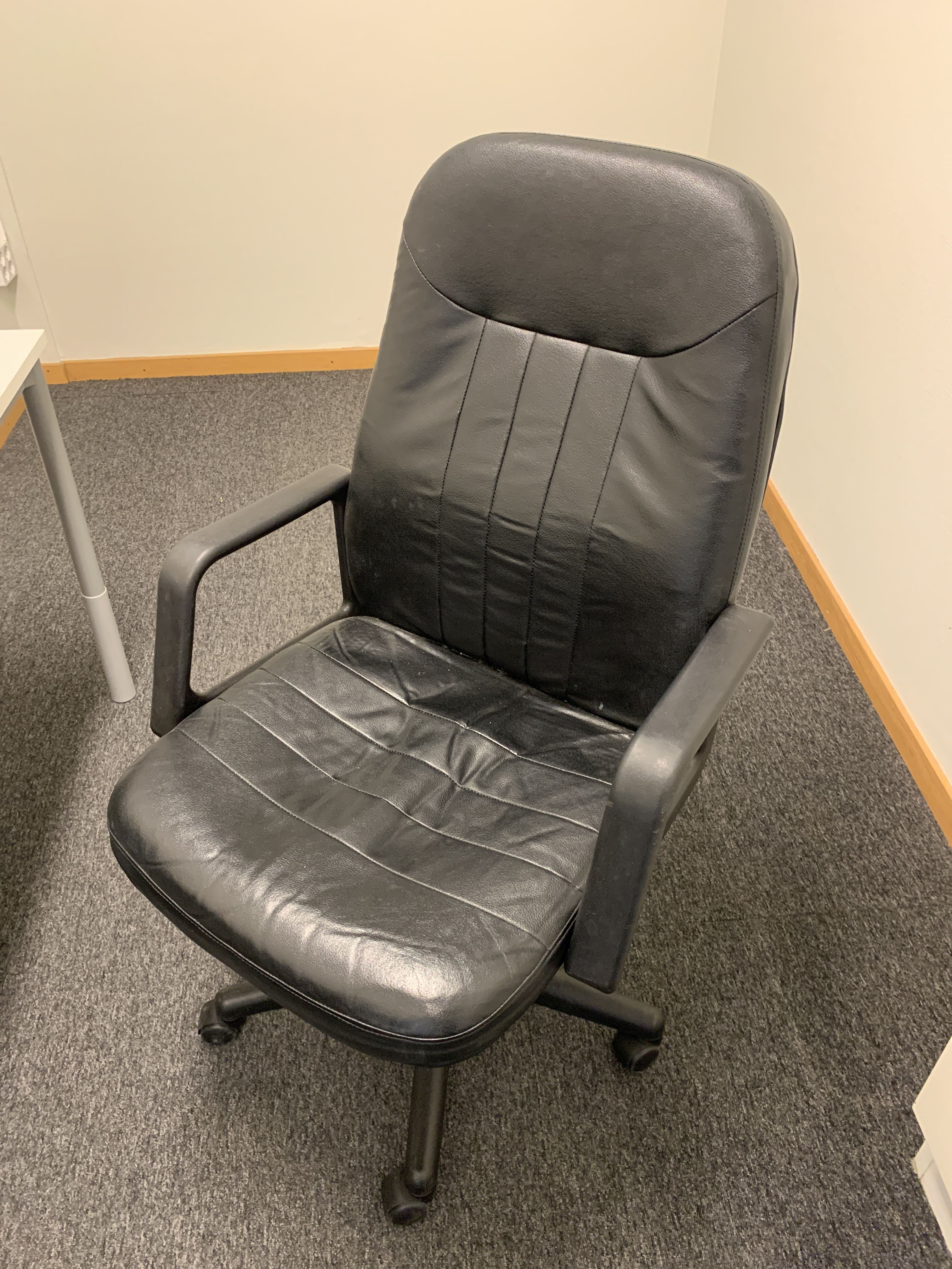 Office furniture PS Auction We value the future Largest in net auctions