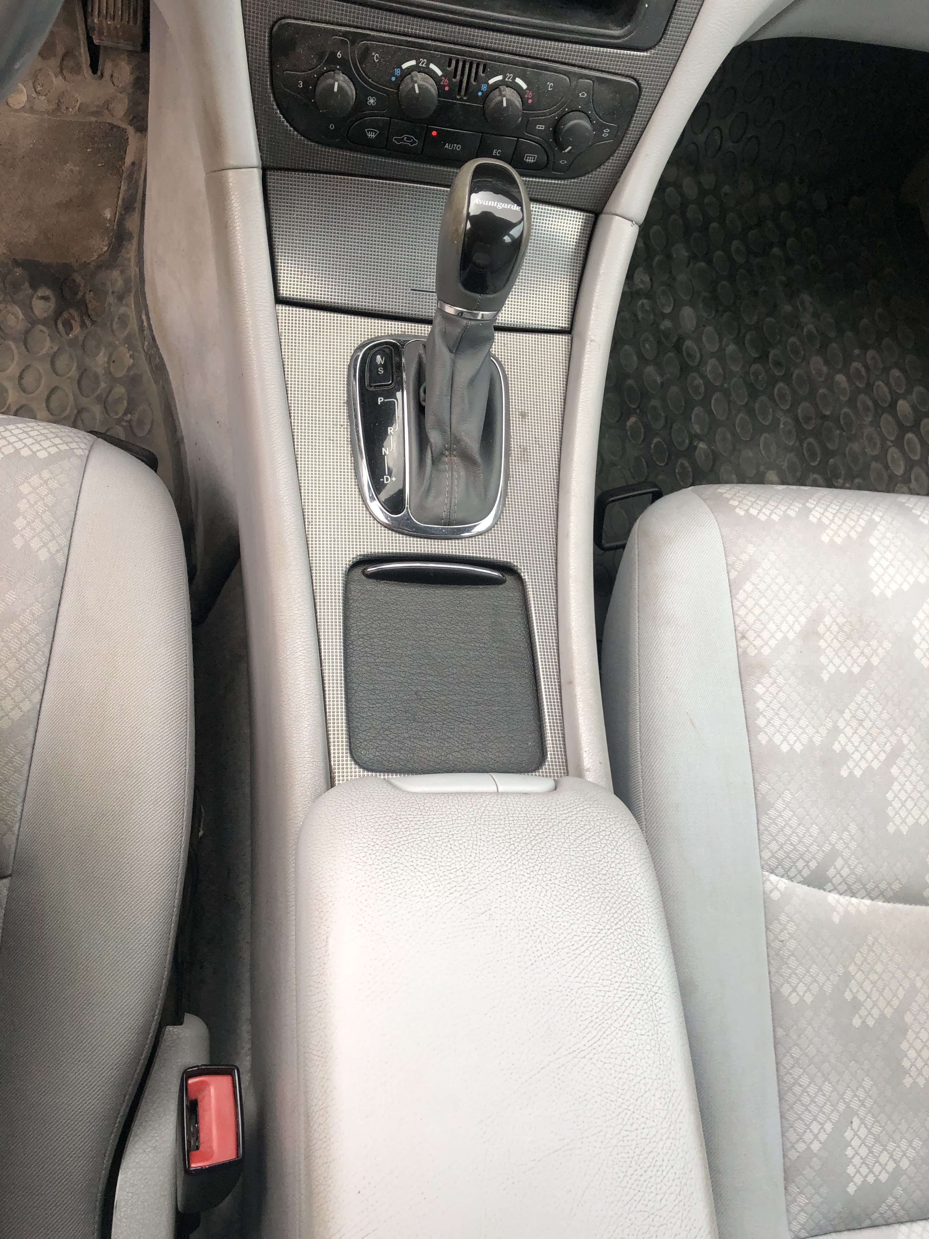 １５０００円➡️12000円に値下げしました。 Mercedes-Benz C 270 CDI -02 REG: WBY953 - PS Auction - We