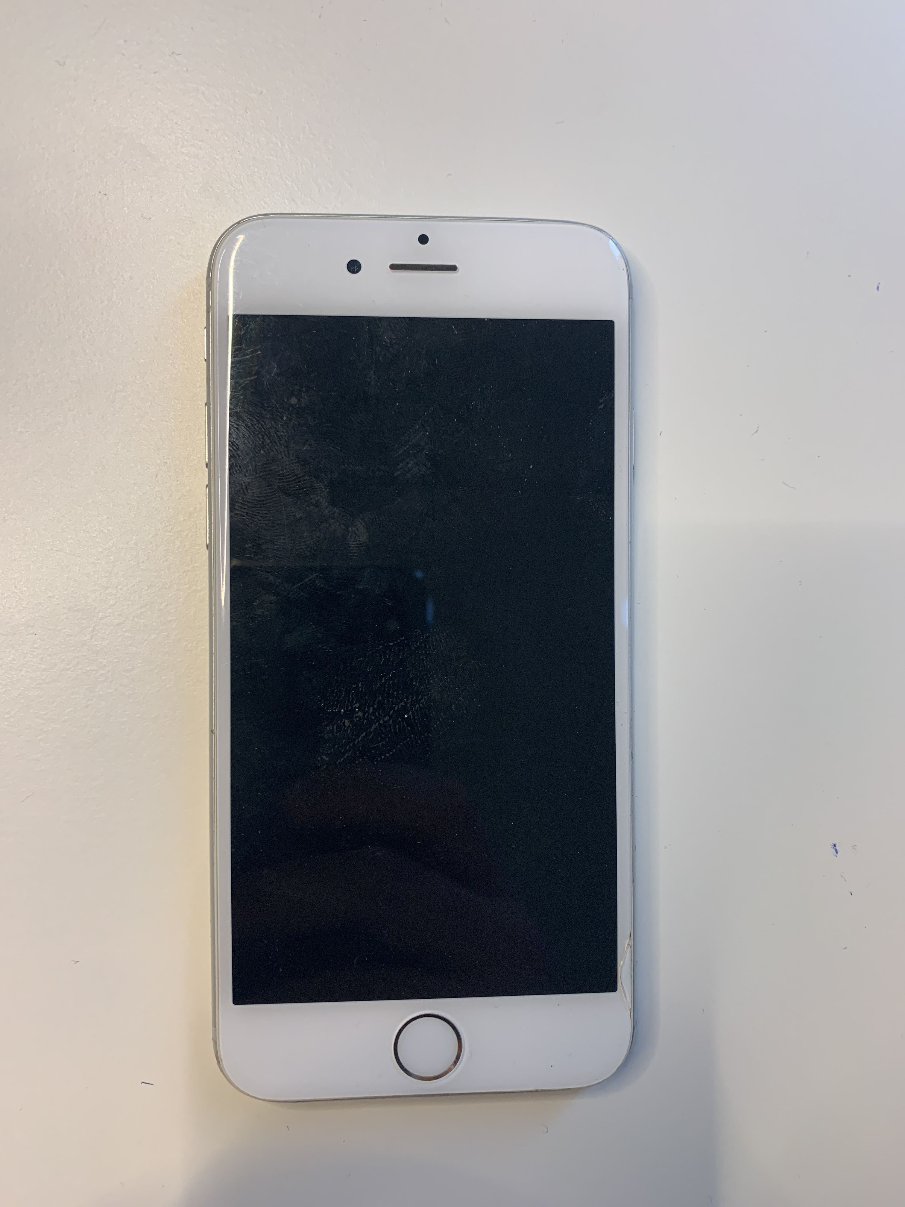 Apple iPhone 6 Silver (A1586) 64GB 12.4.4 - PS Auction - We value